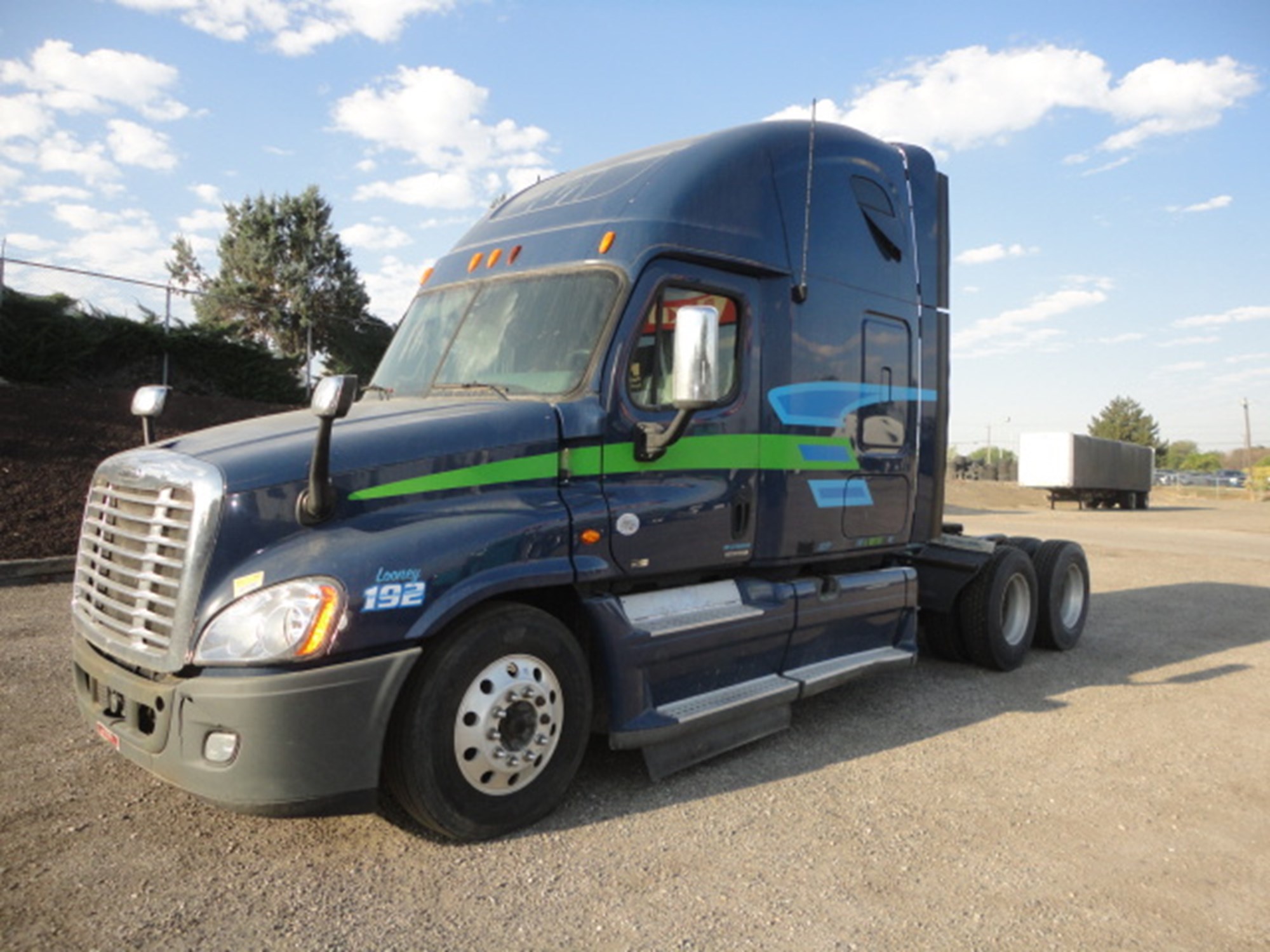 2011 Freightliner Cascadia - image 1 of 6