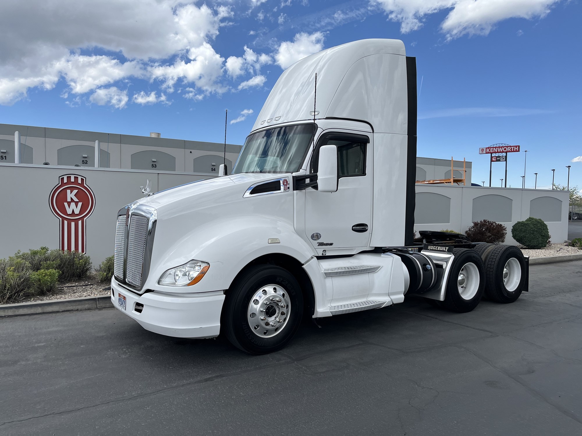 2018 Kenworth T680 - image 1 of 6