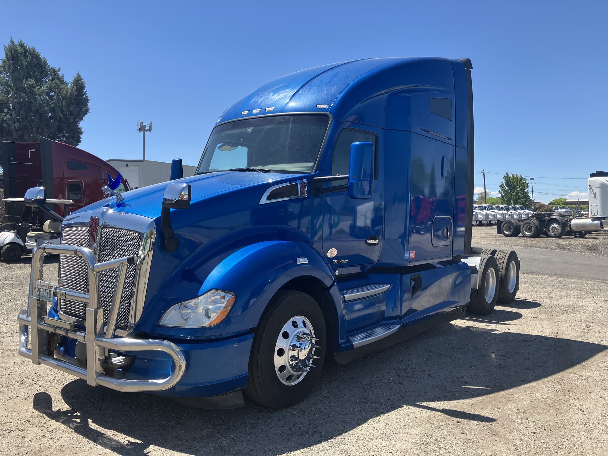 2019 Kenworth T680 - image 1 of 6