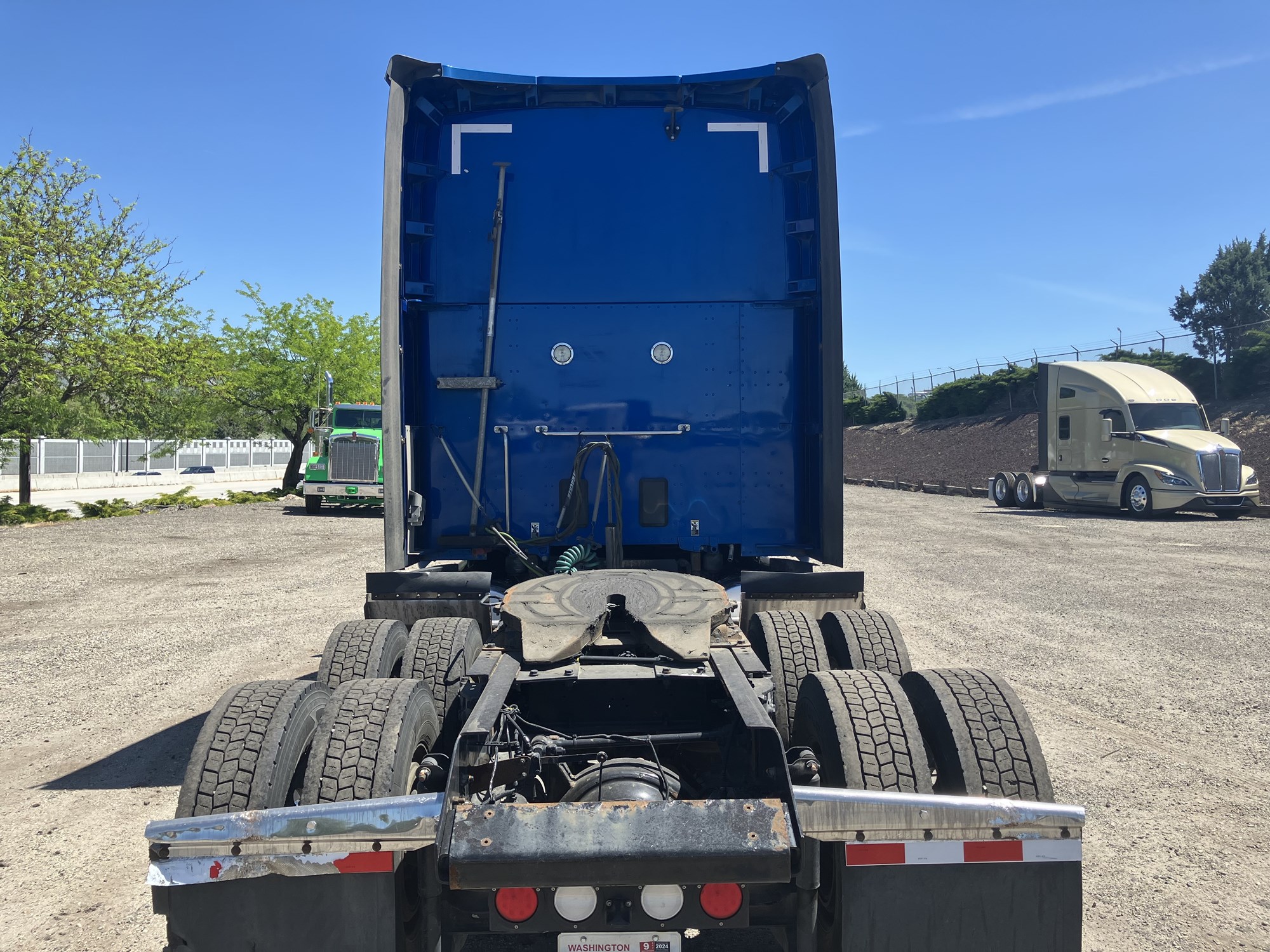 2019 Kenworth T680 - image 4 of 6