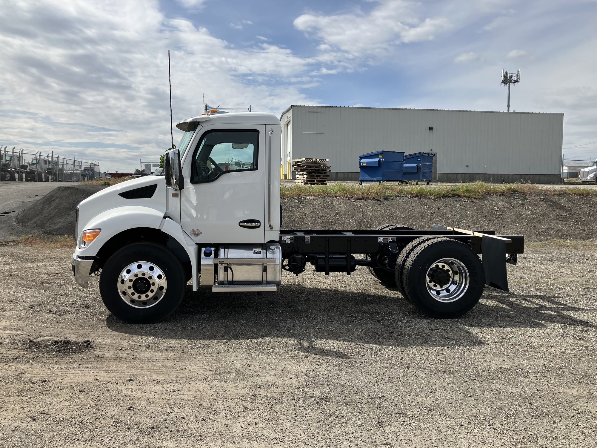 2024 Kenworth T380 - image 1 of 6