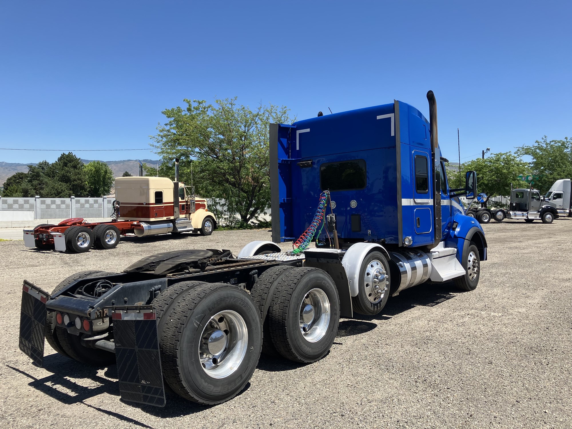 2019 Kenworth T880 - image 5 of 6