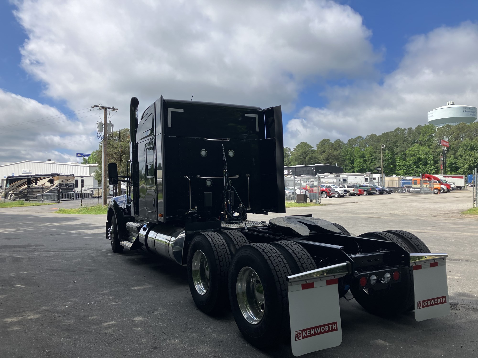 2025 Kenworth W990 - image 4 of 6