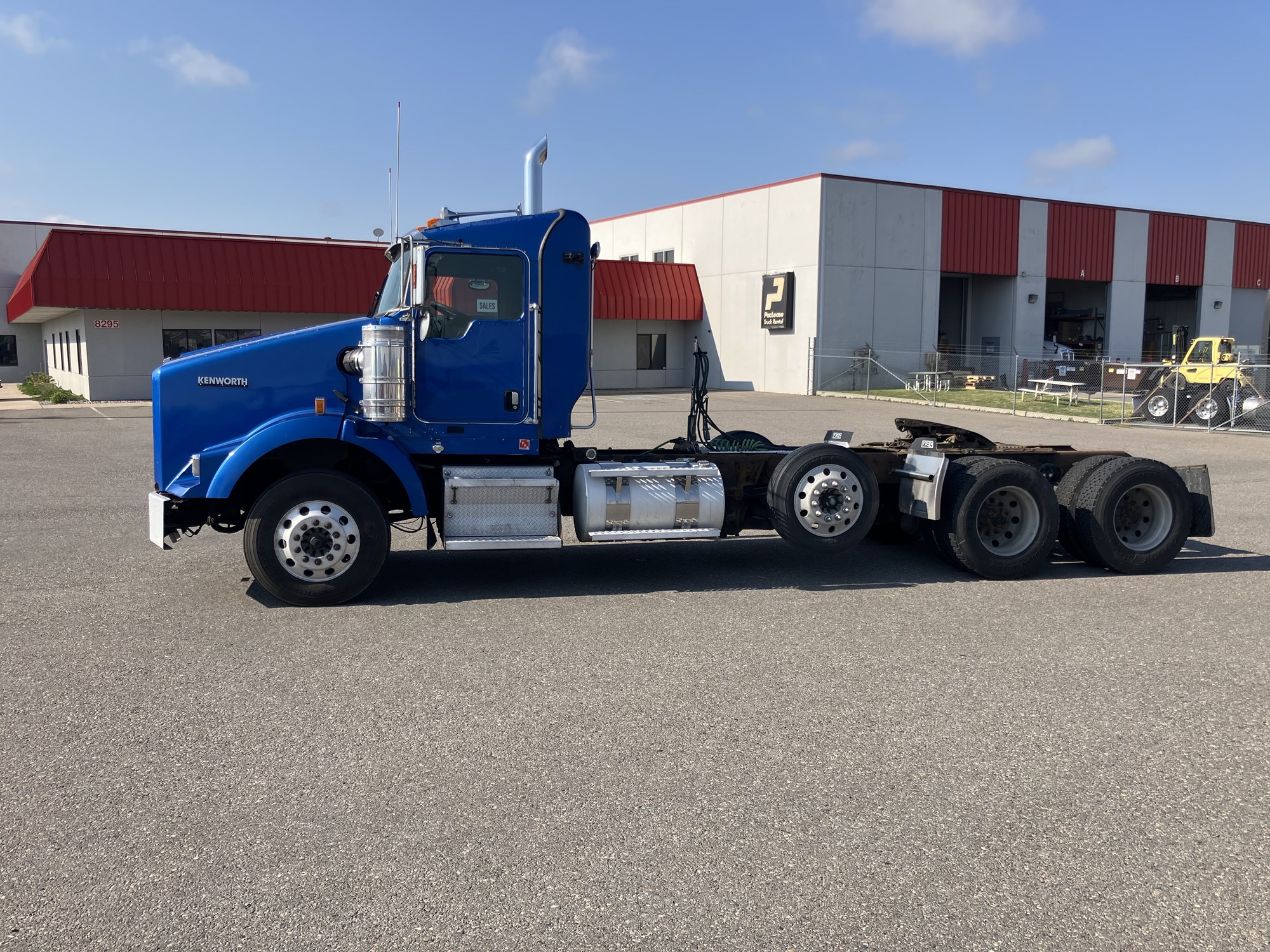 2009 Kenworth T800 - image 6 of 6