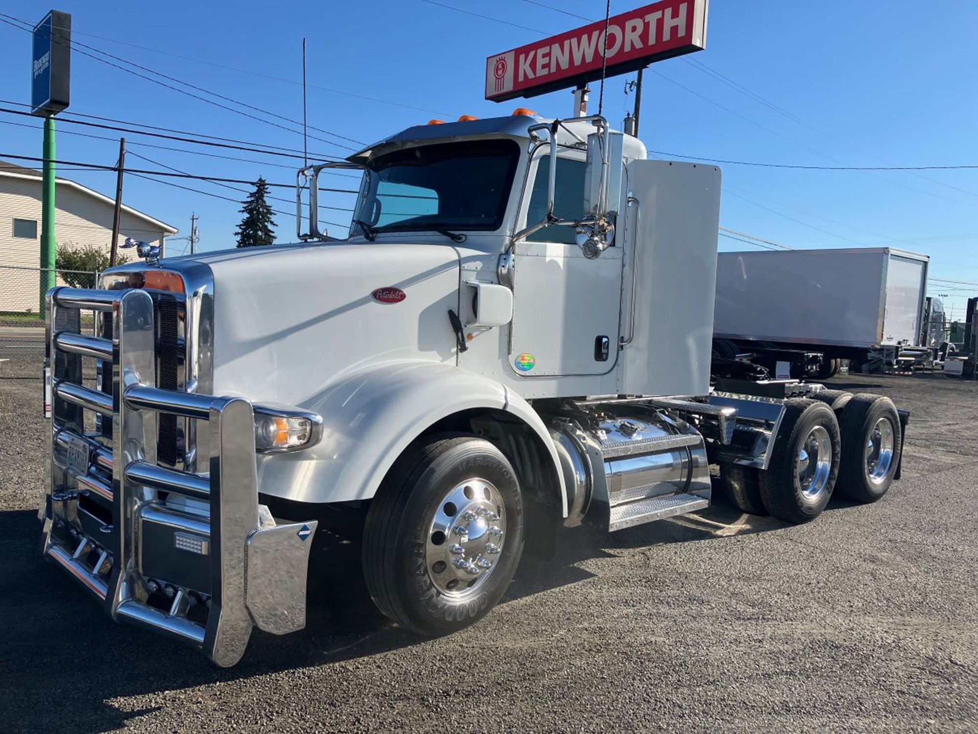 2014 Peterbilt 365 - image 1 of 6