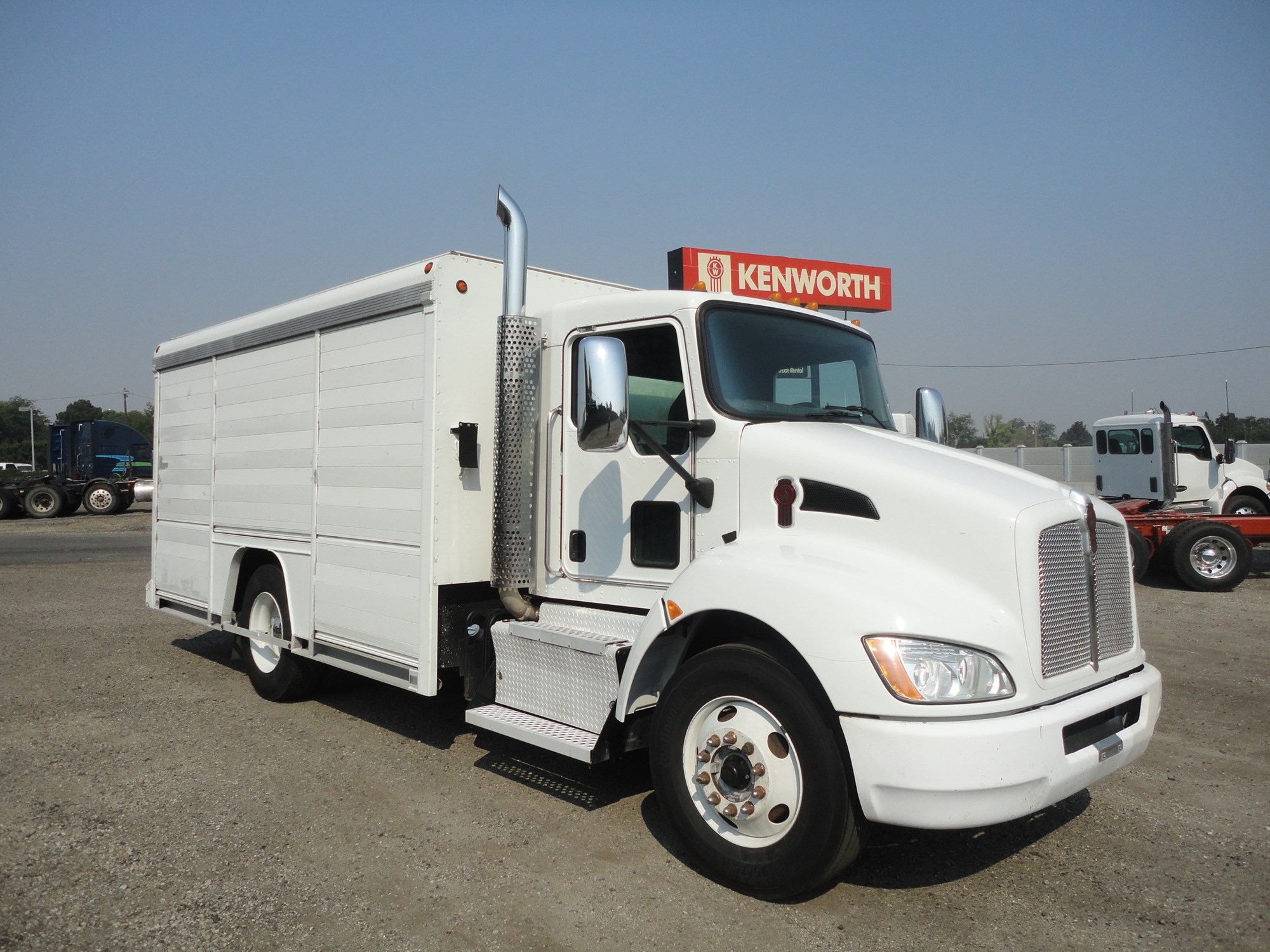 2015 Kenworth T270 - image 6 of 6