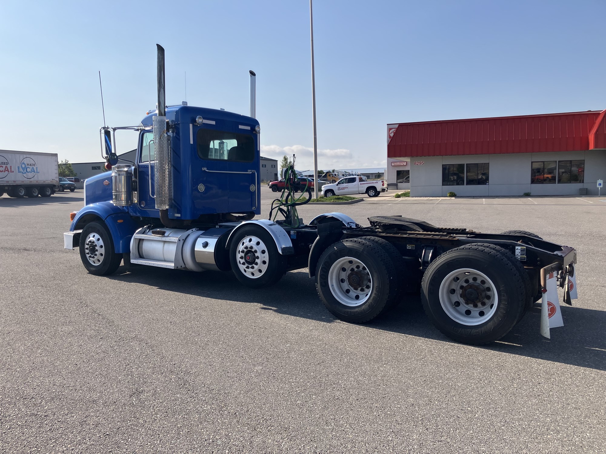 2016 Peterbilt 367 - image 6 of 6