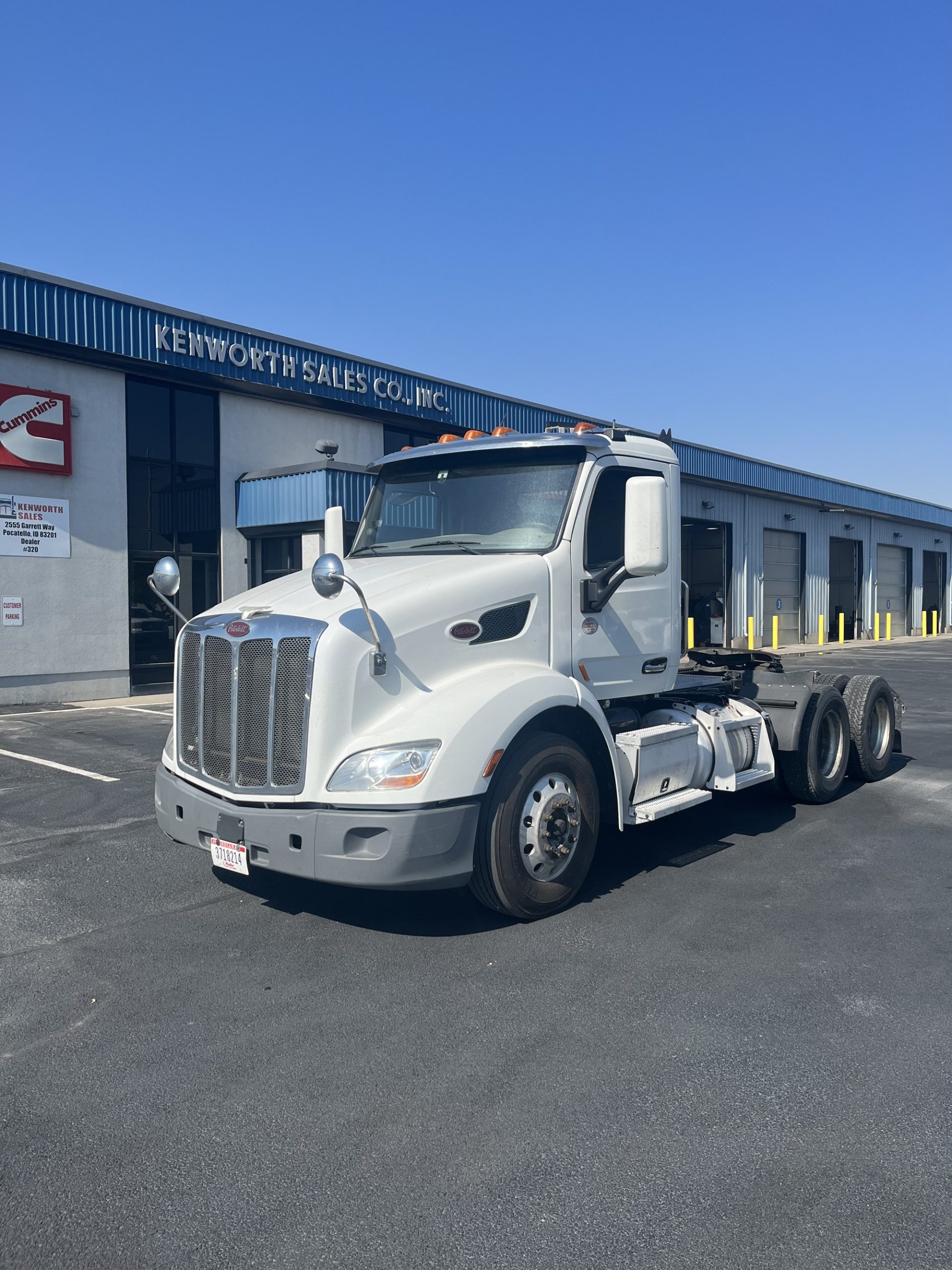 2018 Peterbilt 579 - image 1 of 3