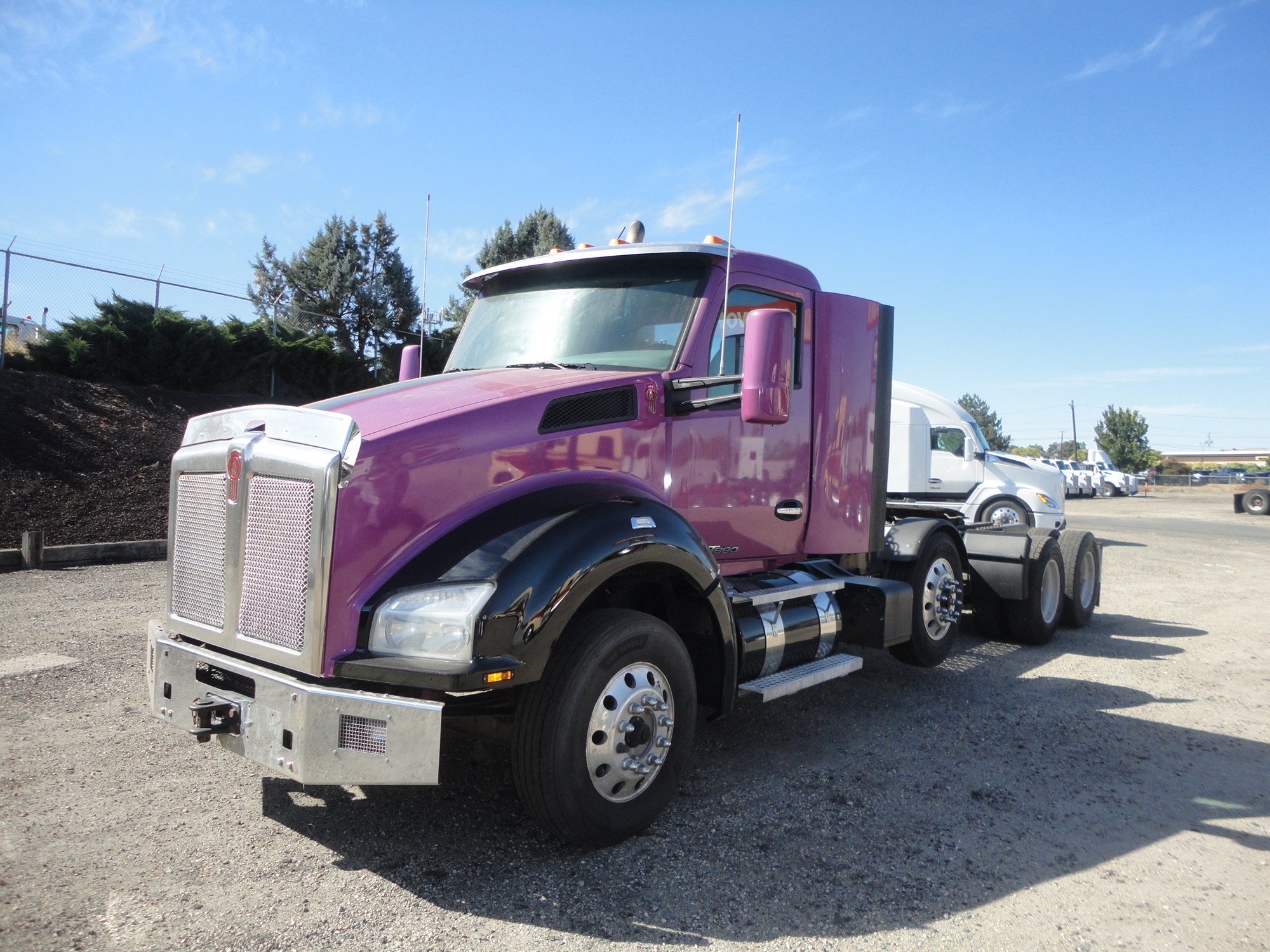 2019 Kenworth T880 - image 1 of 6