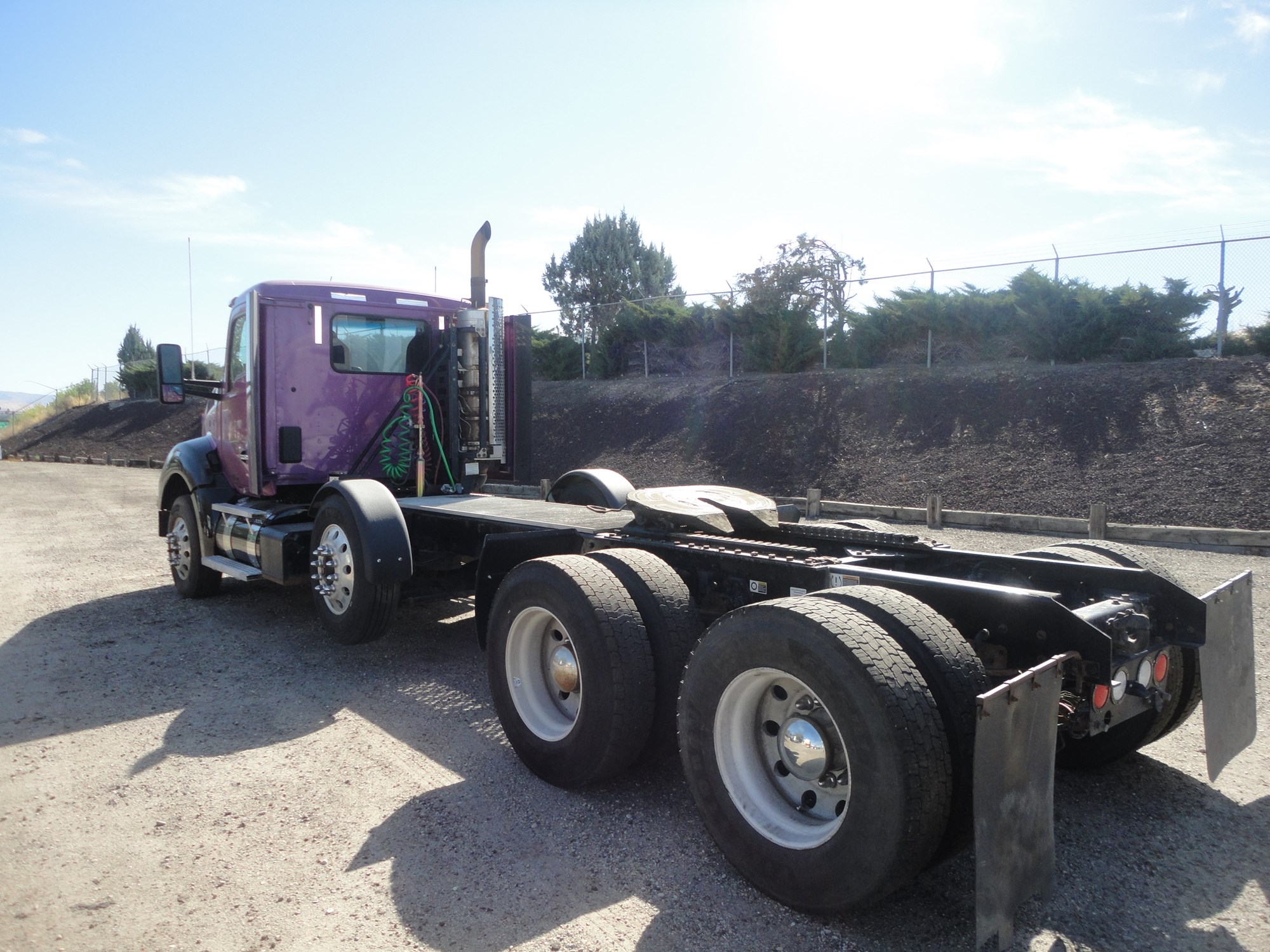 2019 Kenworth T880 - image 3 of 6