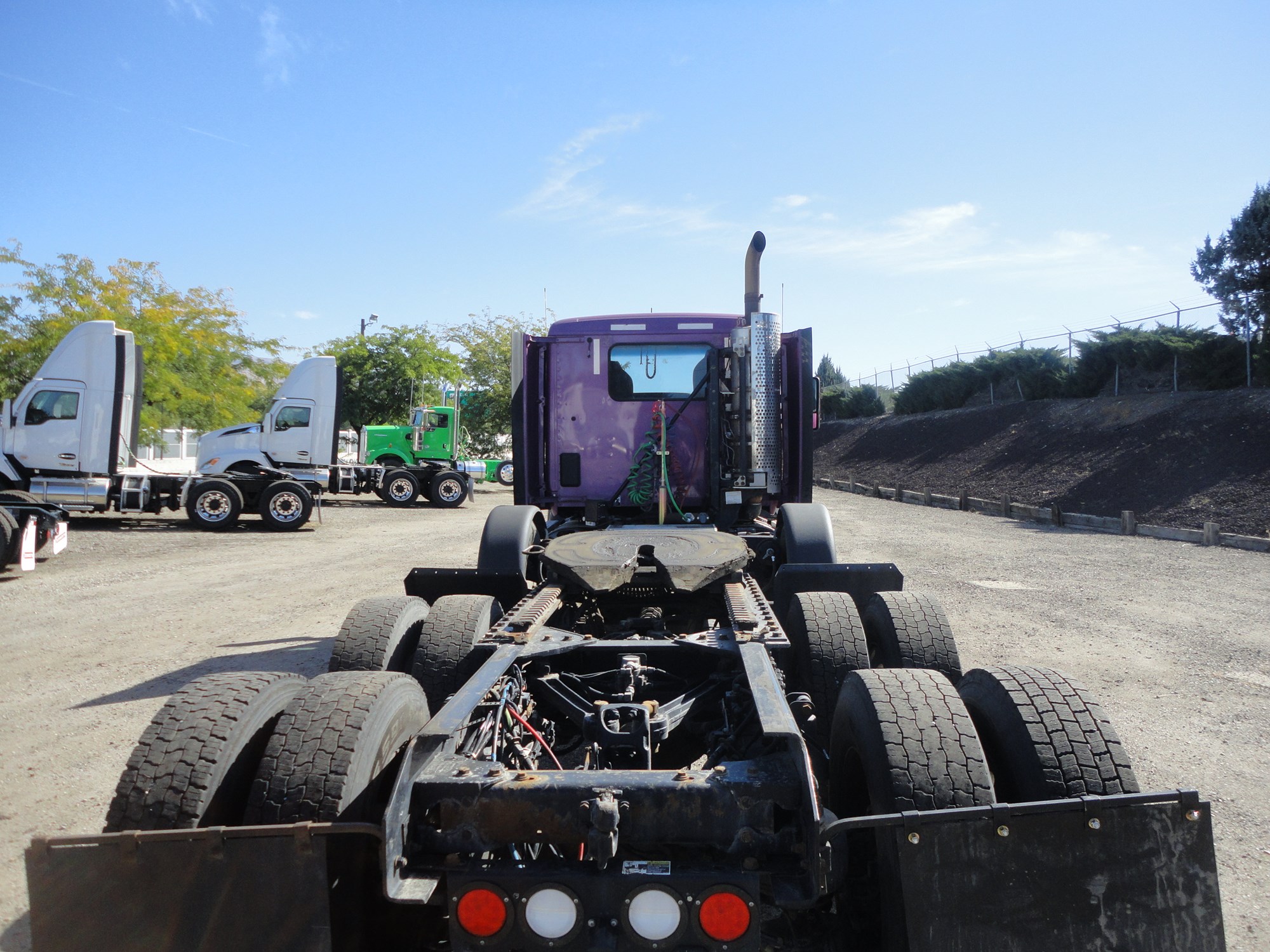 2019 Kenworth T880 - image 4 of 6