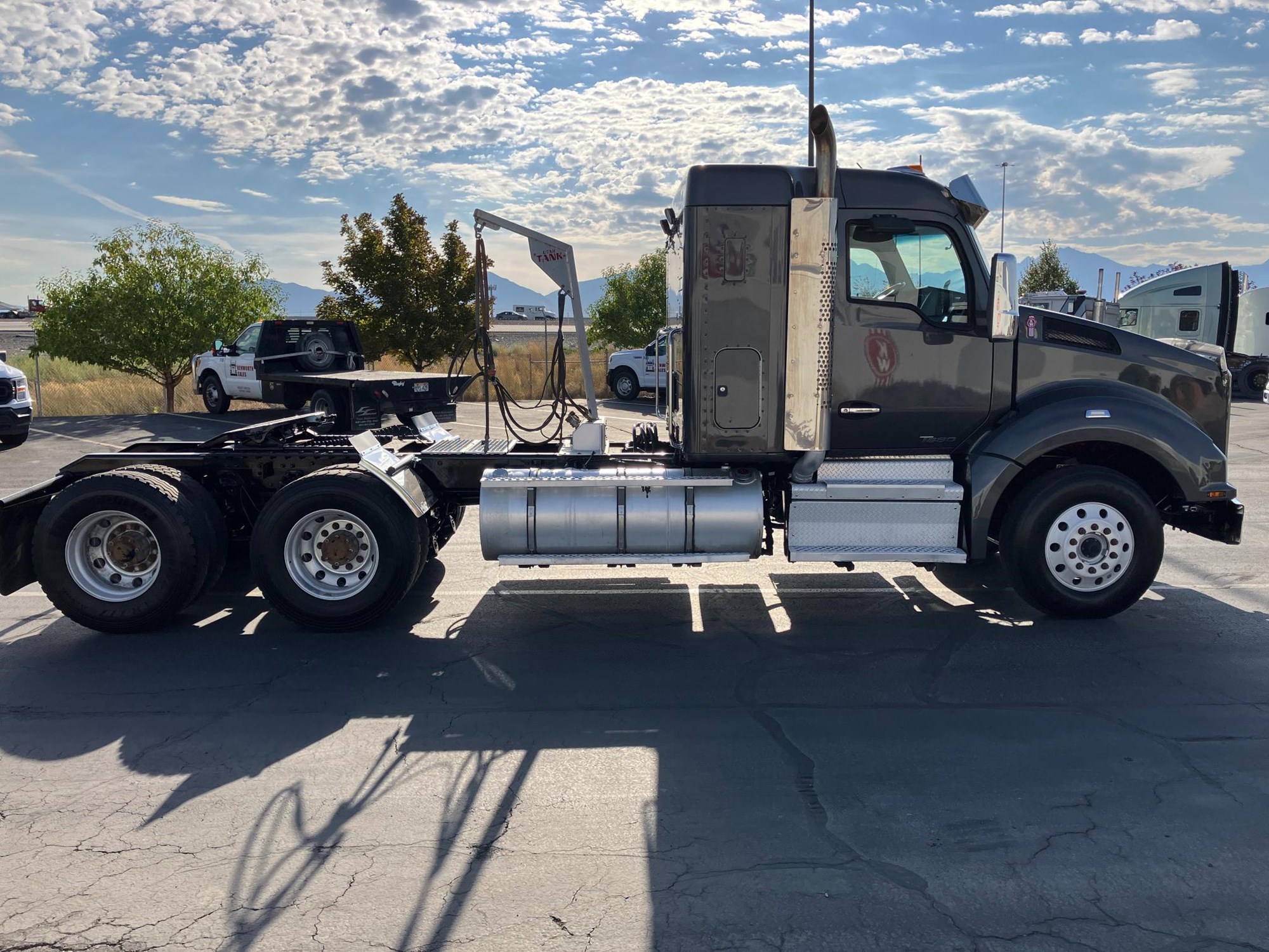 2020 Kenworth T880 - image 4 of 6