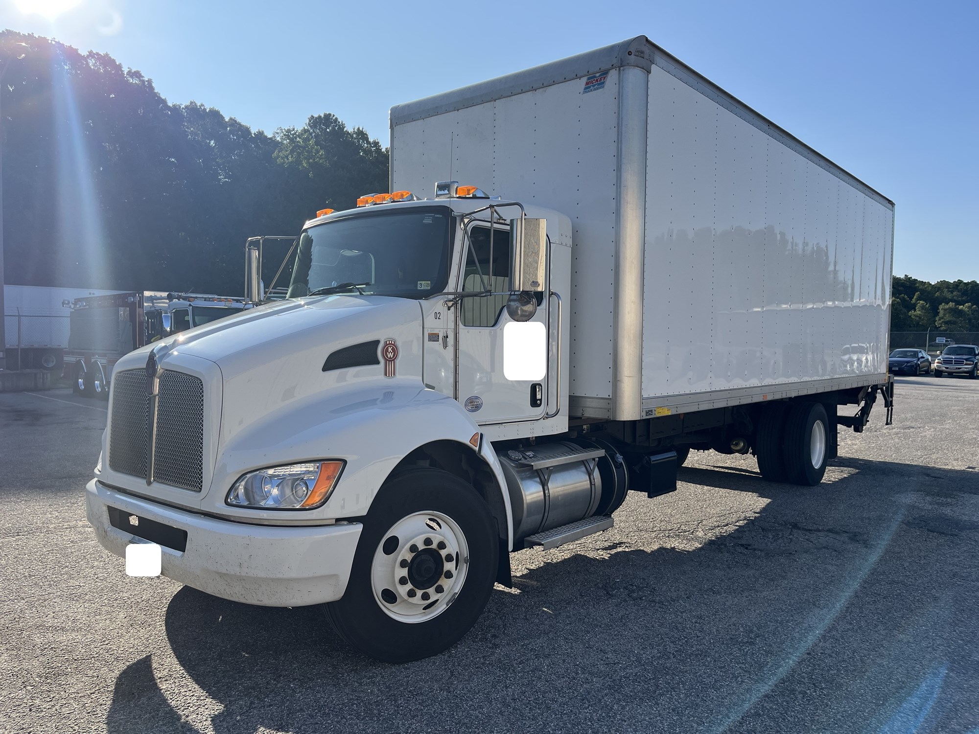 2021 Kenworth T270 - image 1 of 6