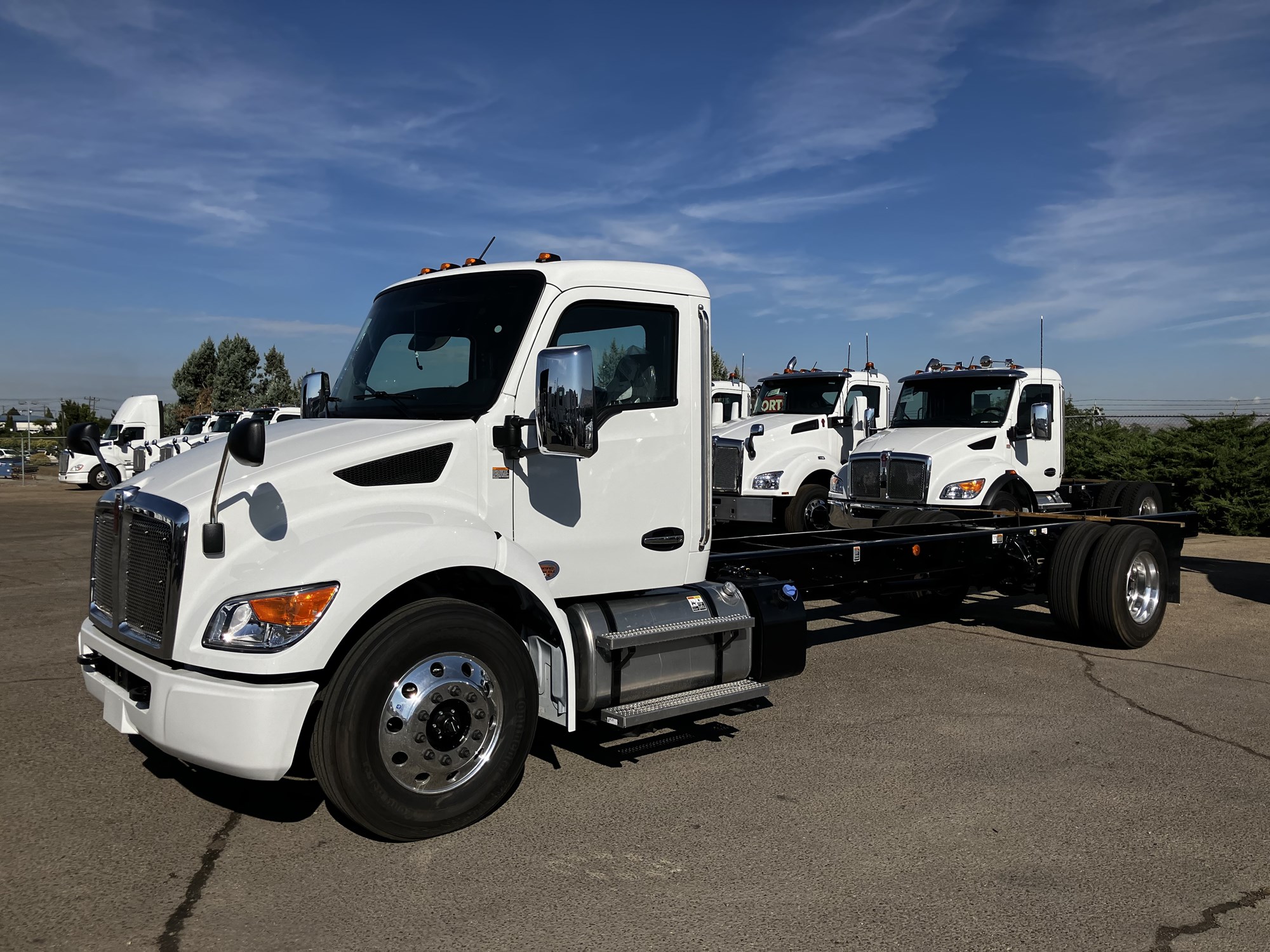 2023 Kenworth T280 - image 1 of 5