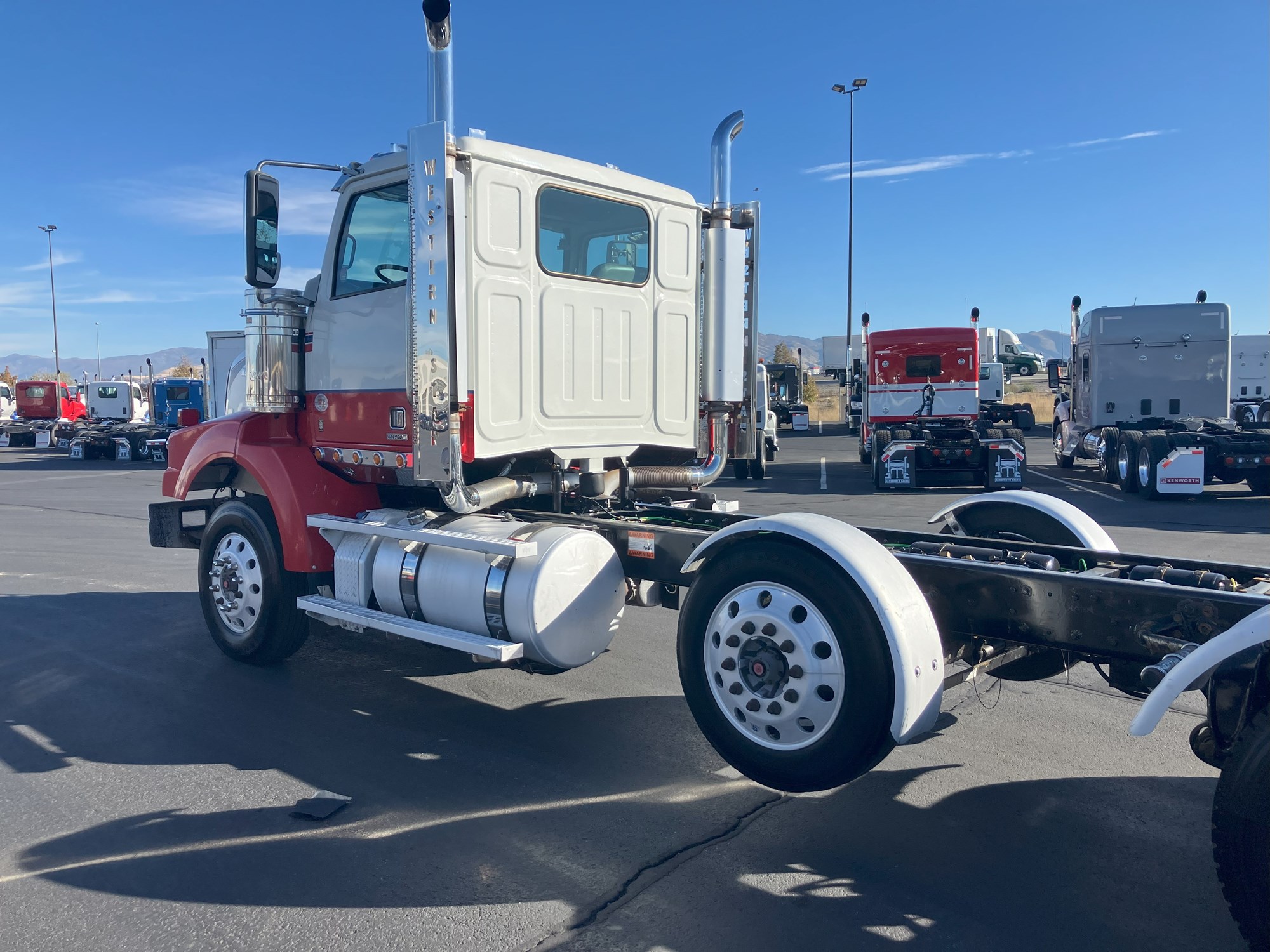 2018 Western Star 4900SB - image 1 of 6