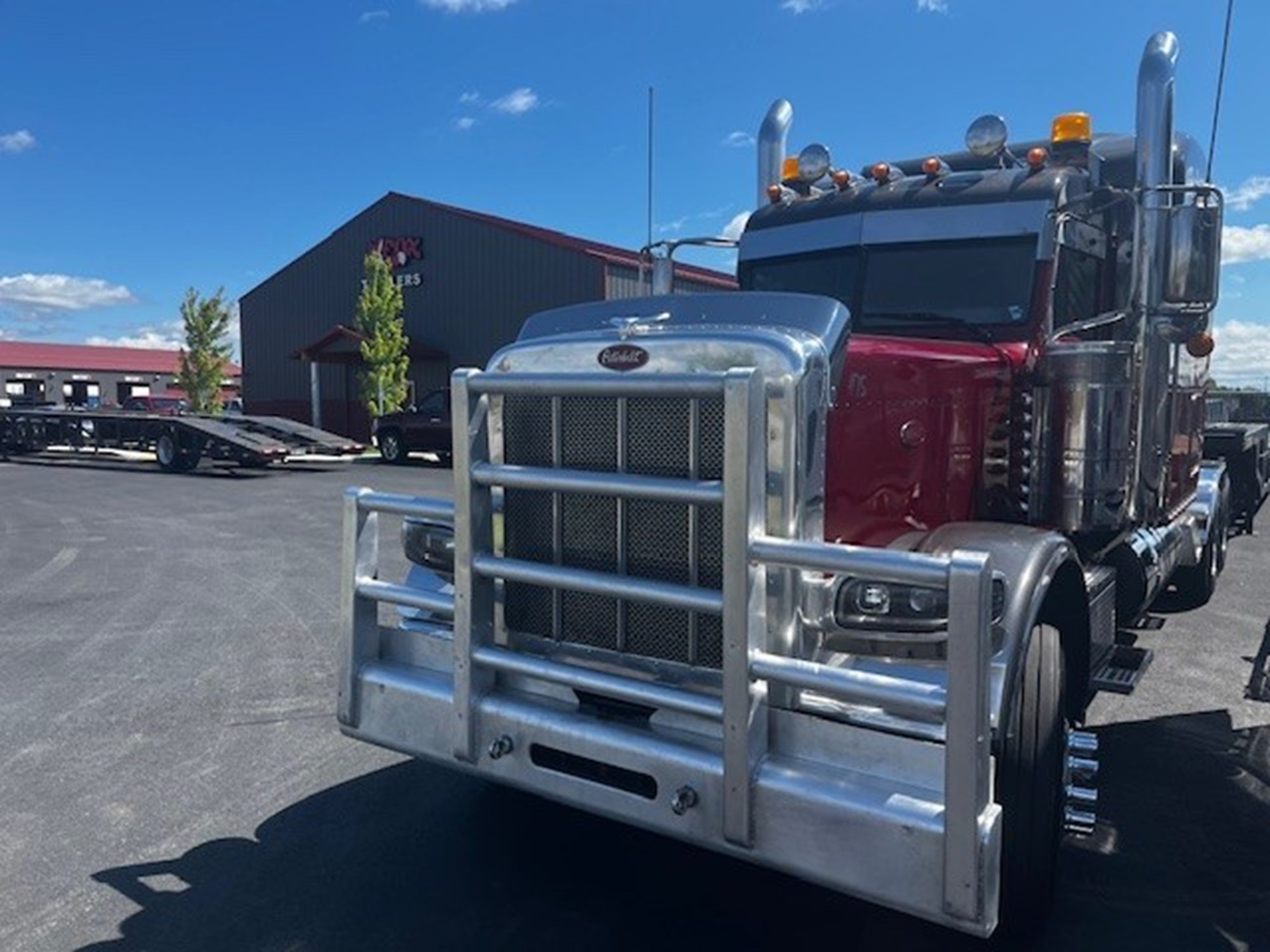 2019 Peterbilt 389 - image 1 of 1