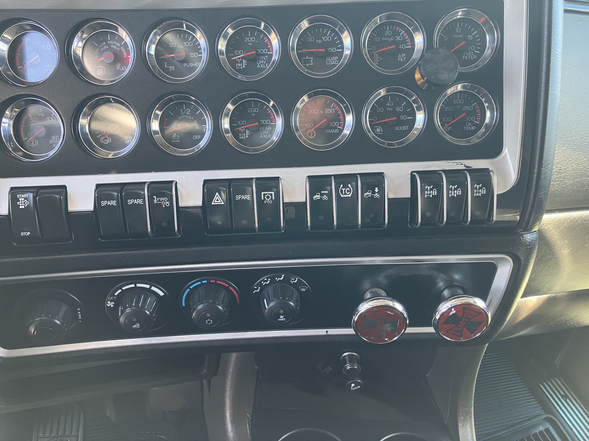 2019 Kenworth T800 - image 6 of 6