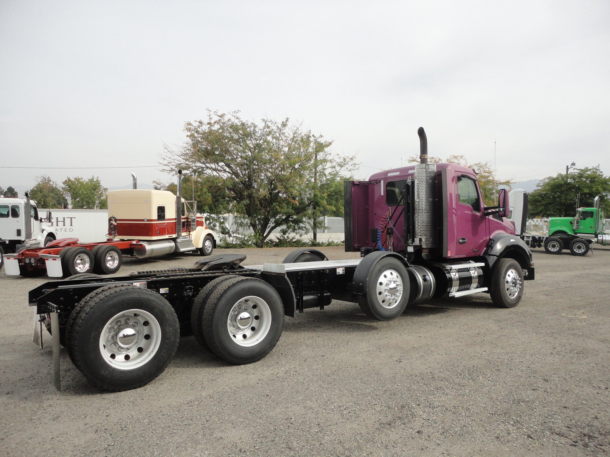 2019 Kenworth T880 - image 5 of 6