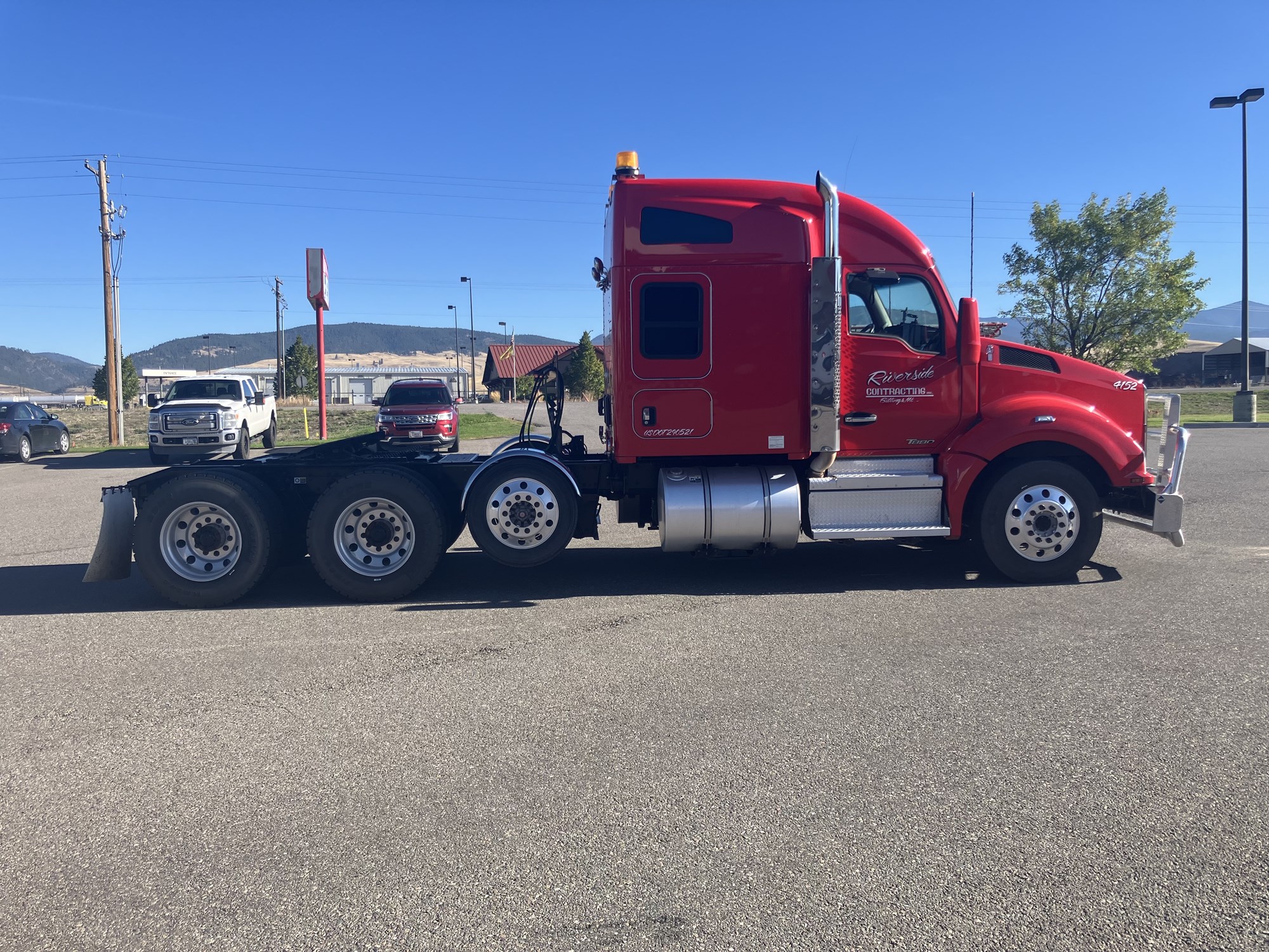 2019 Kenworth T880 - image 3 of 6