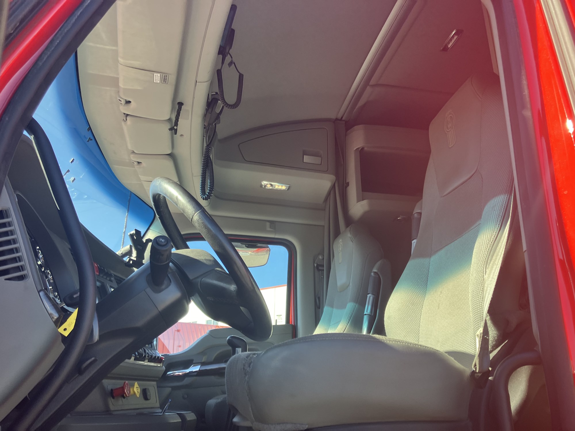 2019 Kenworth T880 - image 6 of 6