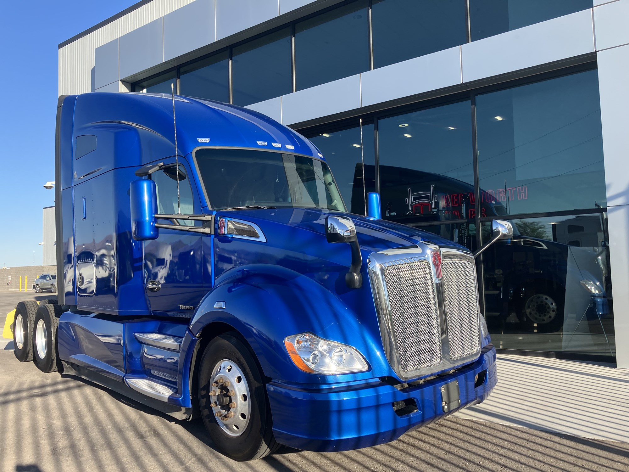 2020 Kenworth T680 - image 1 of 6