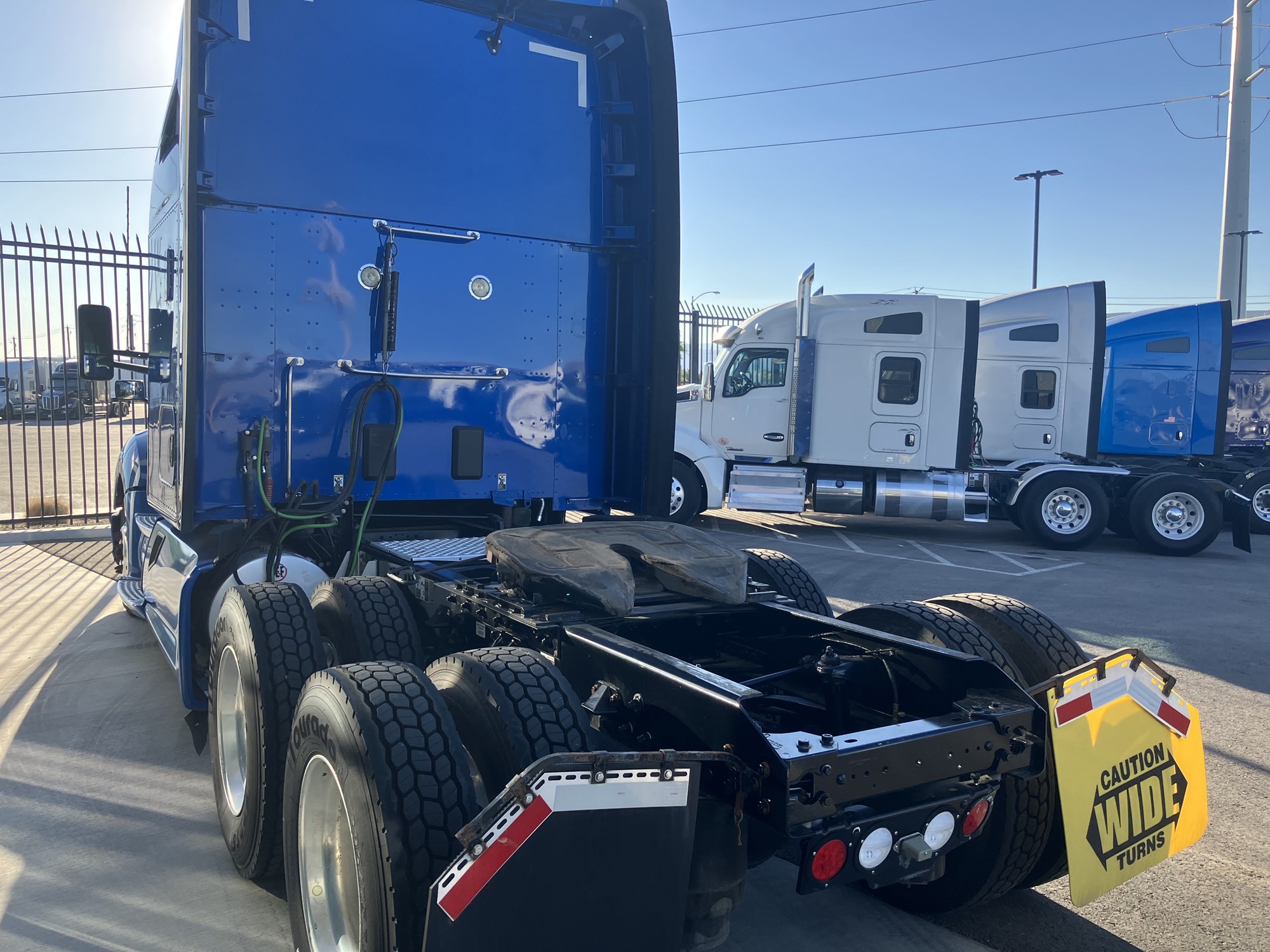 2020 Kenworth T680 - image 5 of 6