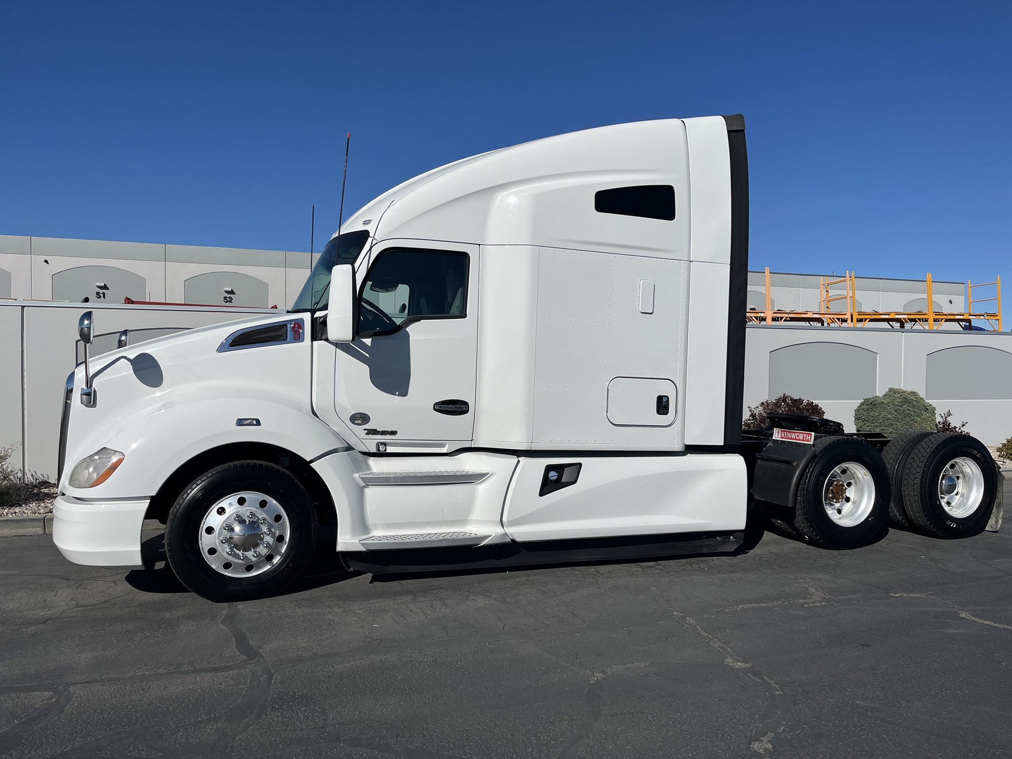 2020 Kenworth T680 - image 1 of 6