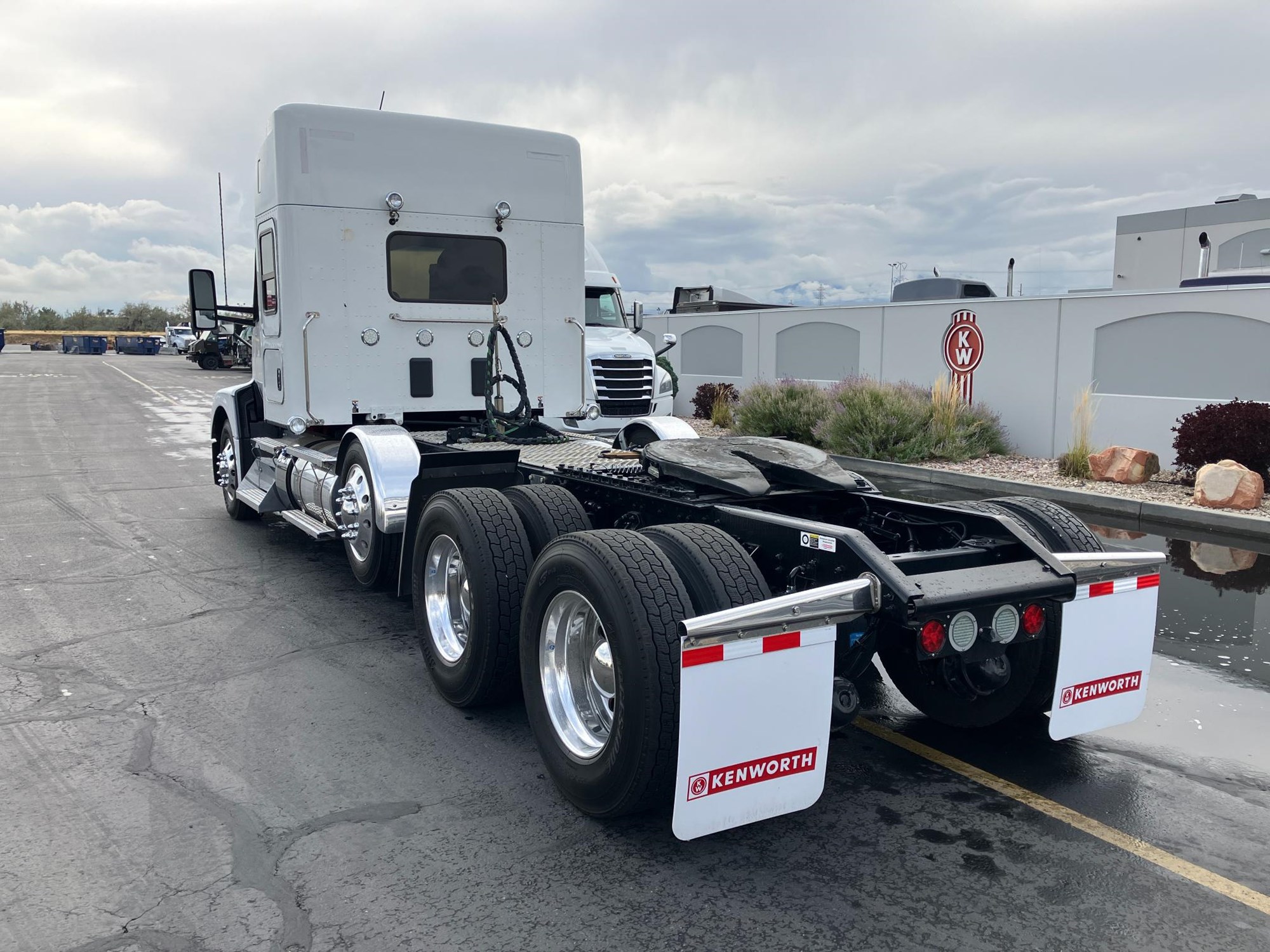 2024 Kenworth T680 - image 6 of 6