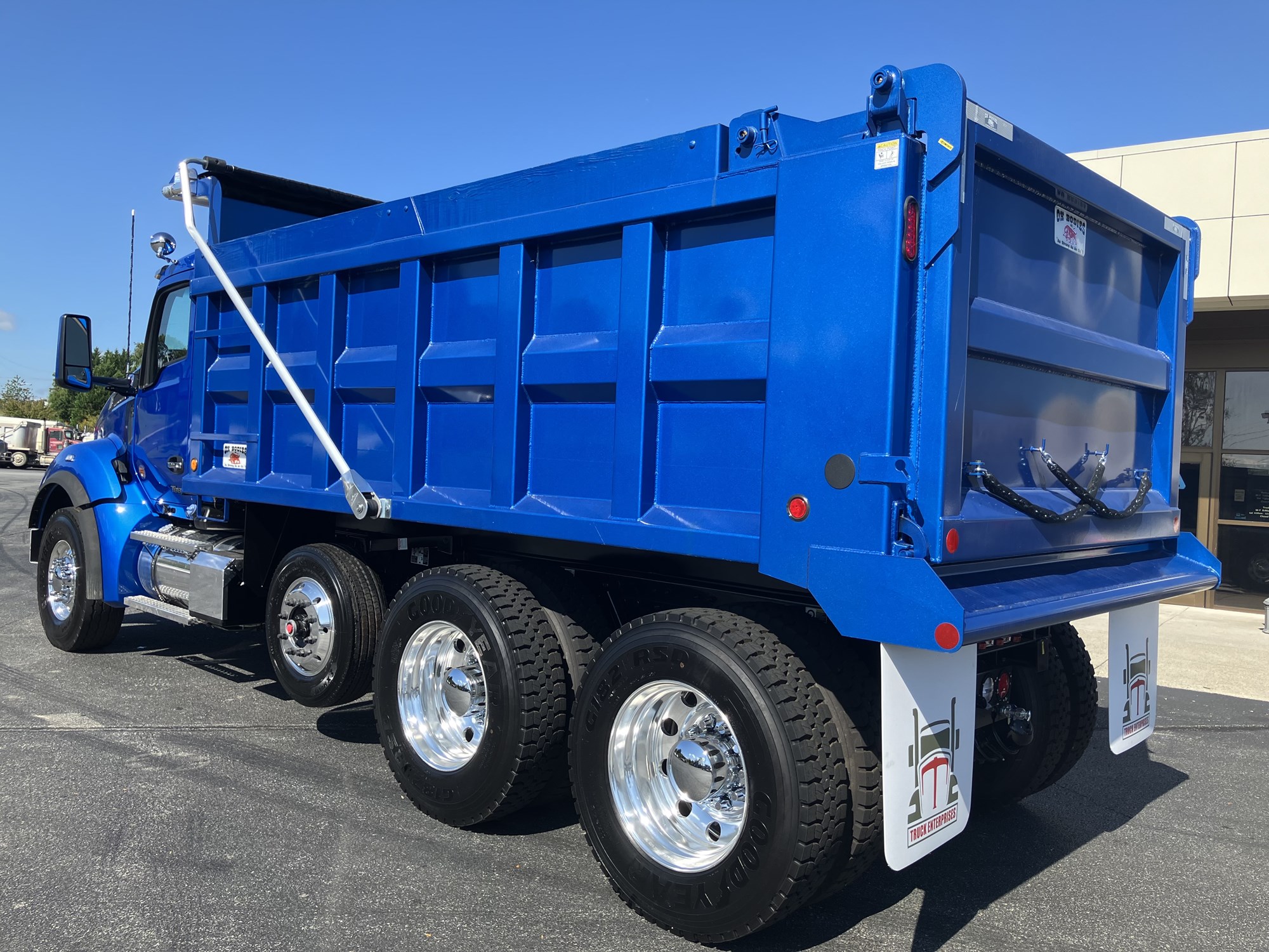 2025 Kenworth T880 - image 6 of 6