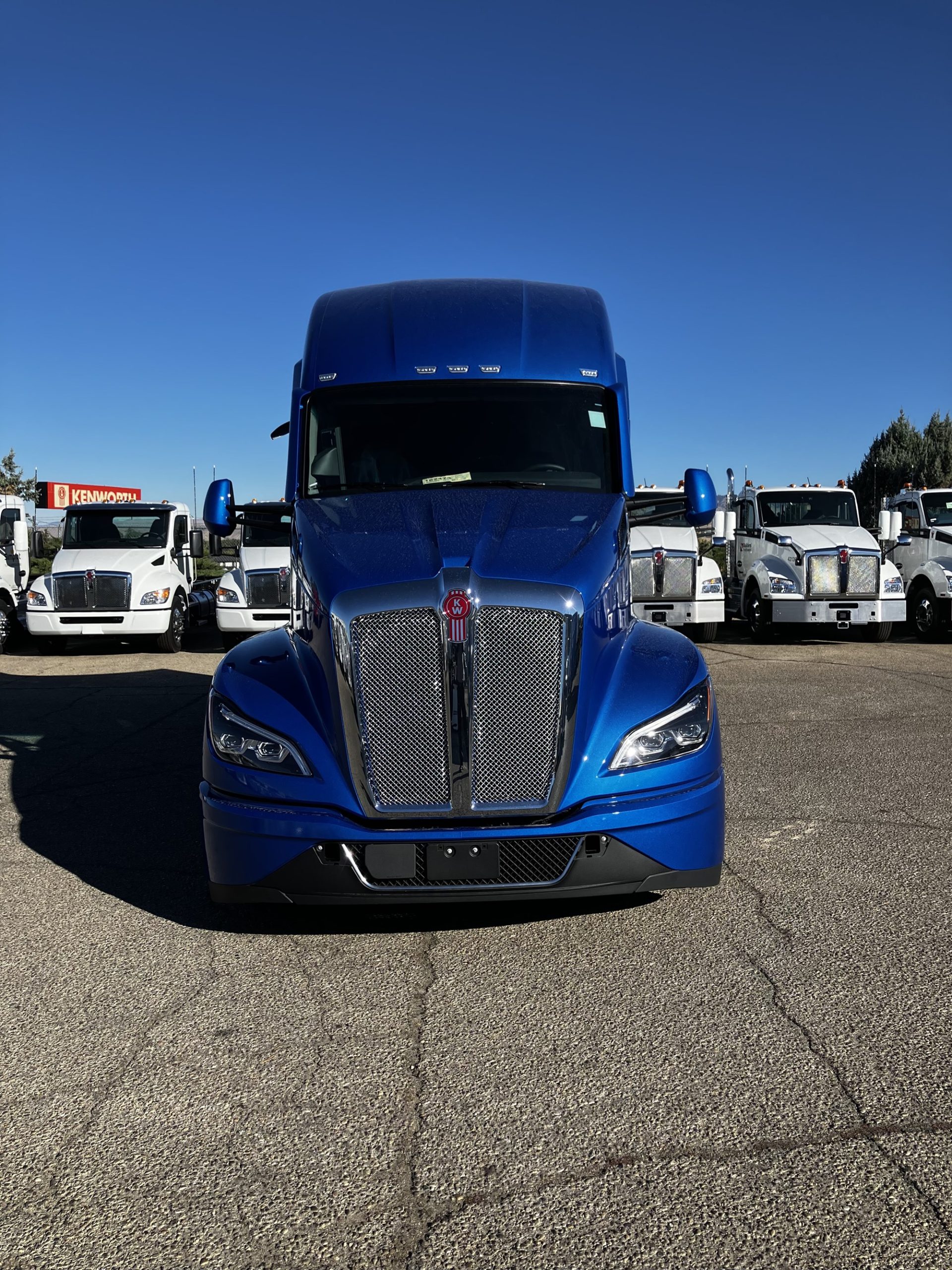 2025 Kenworth T680 Next Gen - image 2 of 5