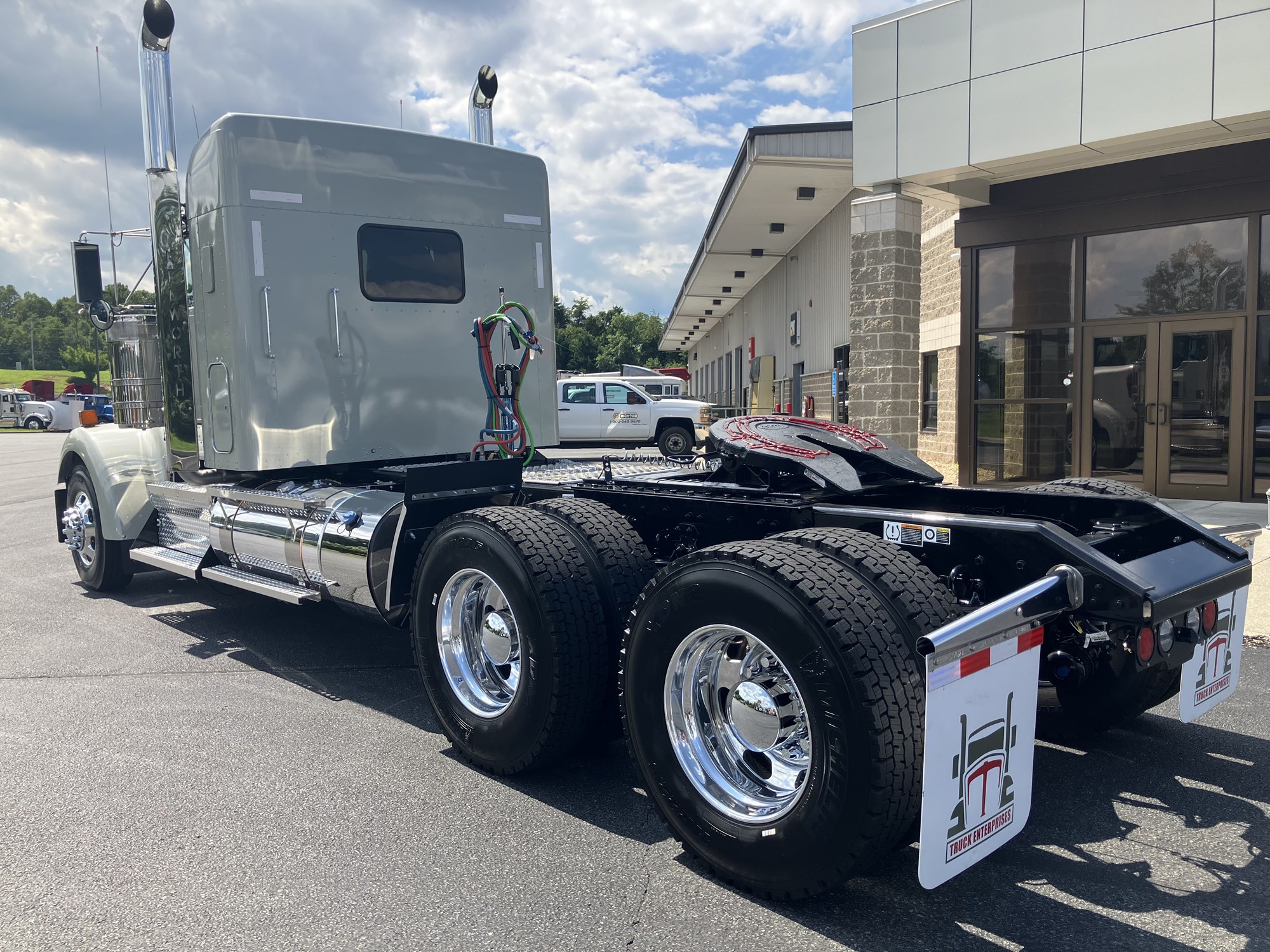 2025 Kenworth W900B - image 5 of 6