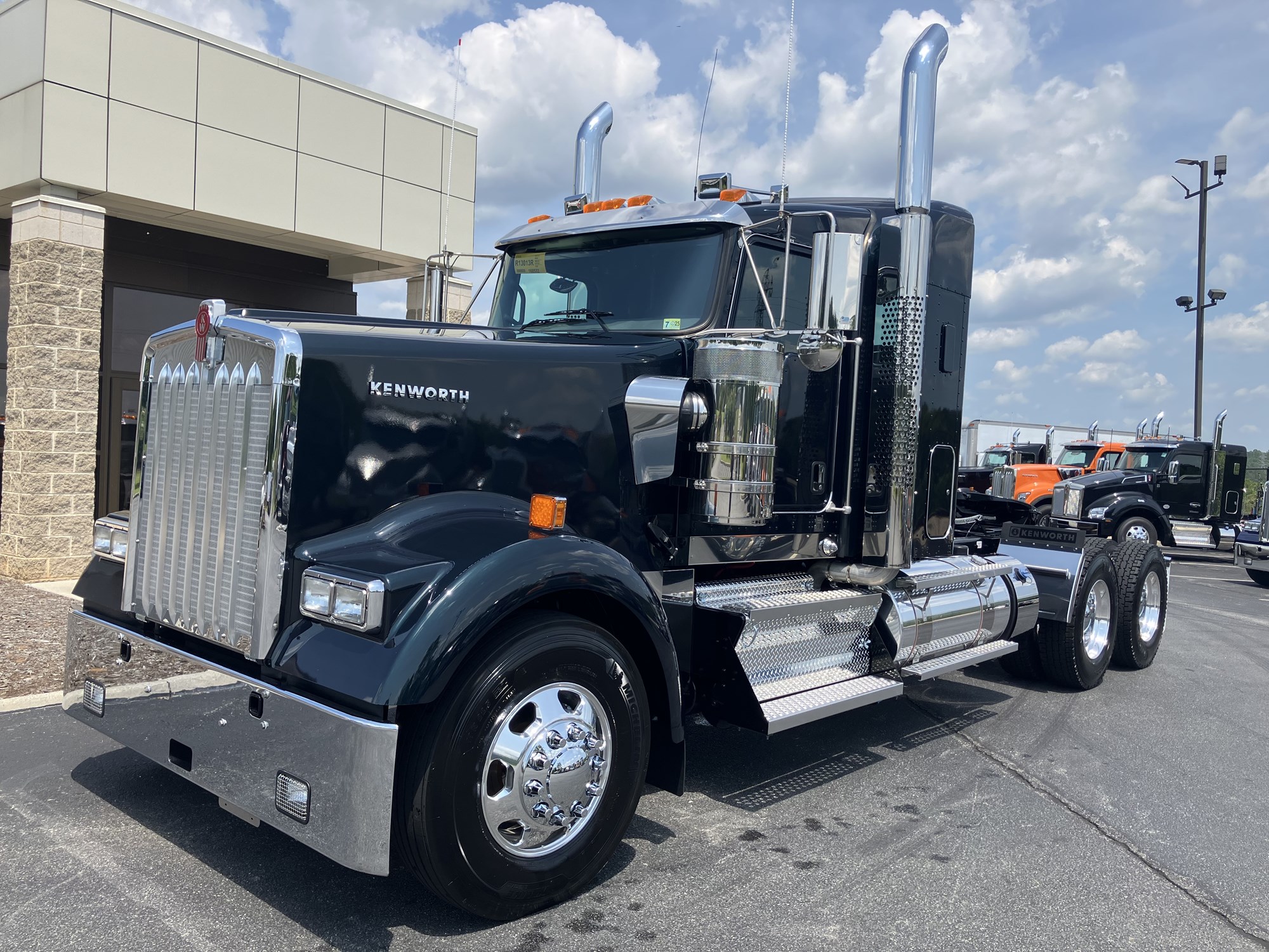 2025 Kenworth W900B - image 1 of 6