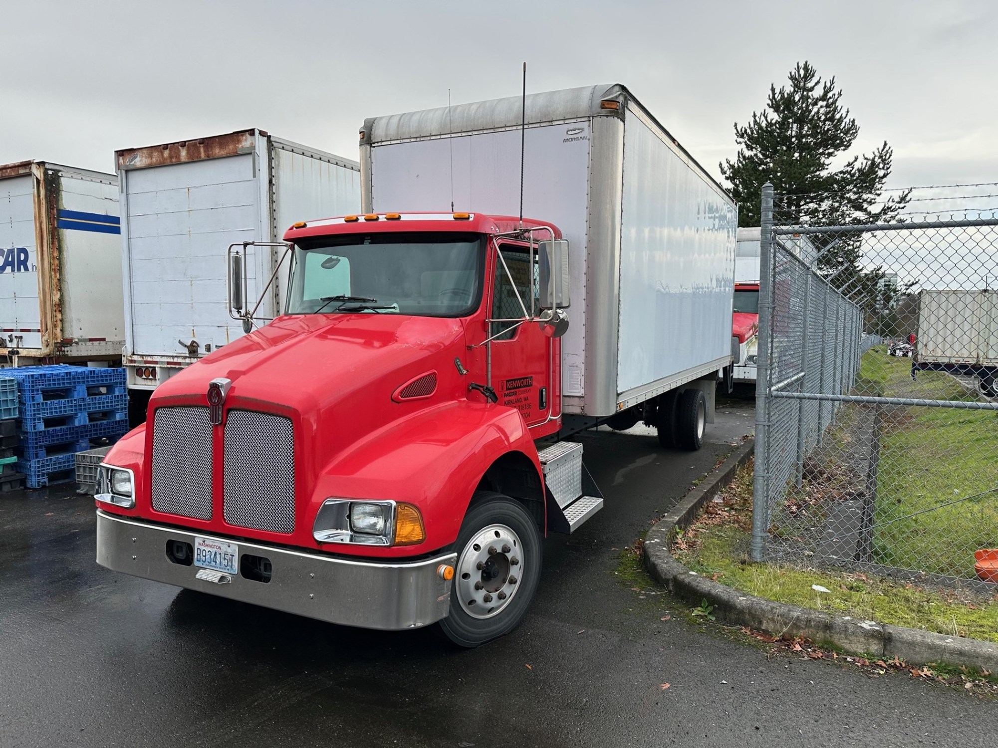 2001 Kenworth T300 - image 1 of 3