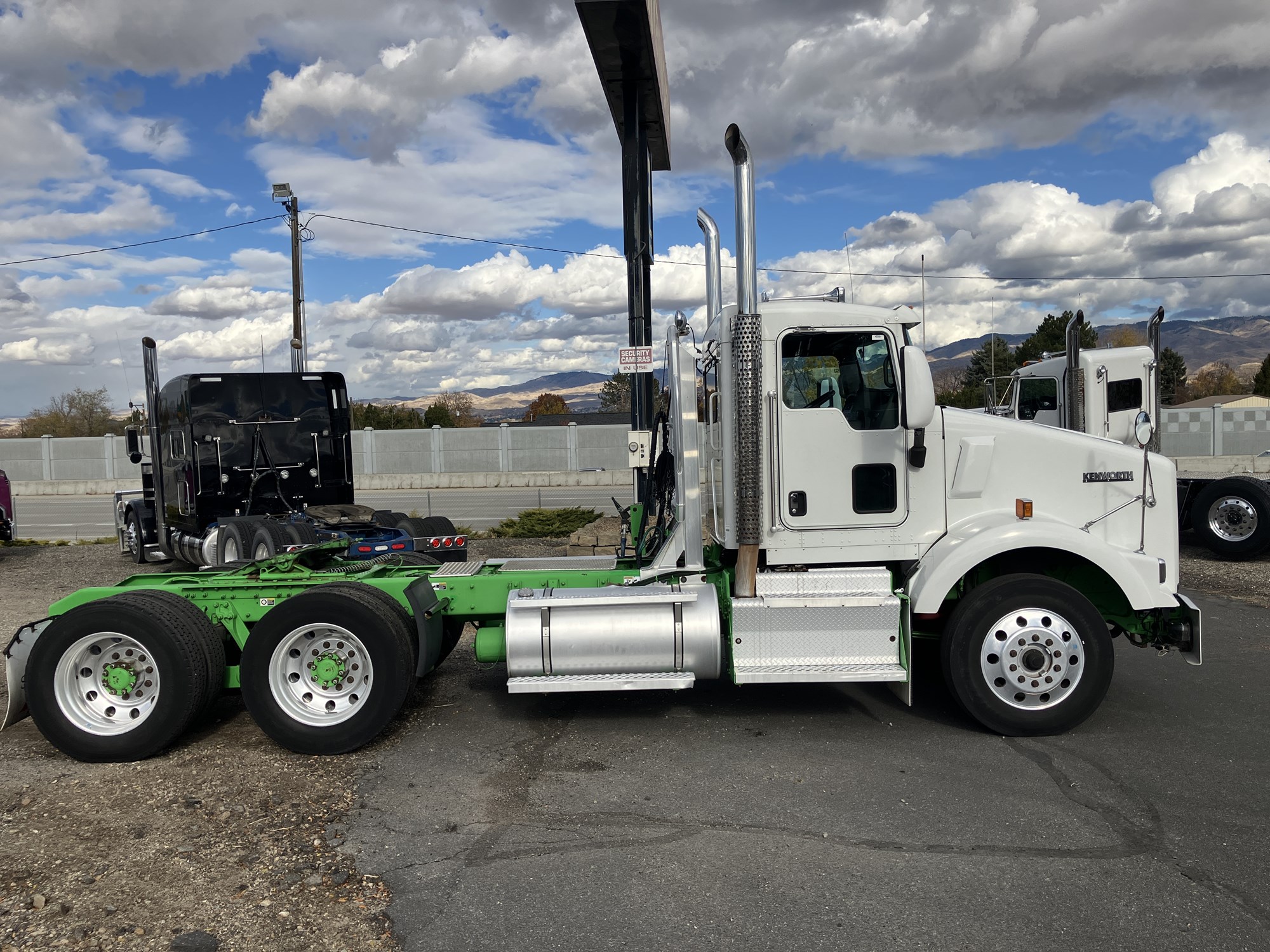 2015 Kenworth T800 - image 6 of 6