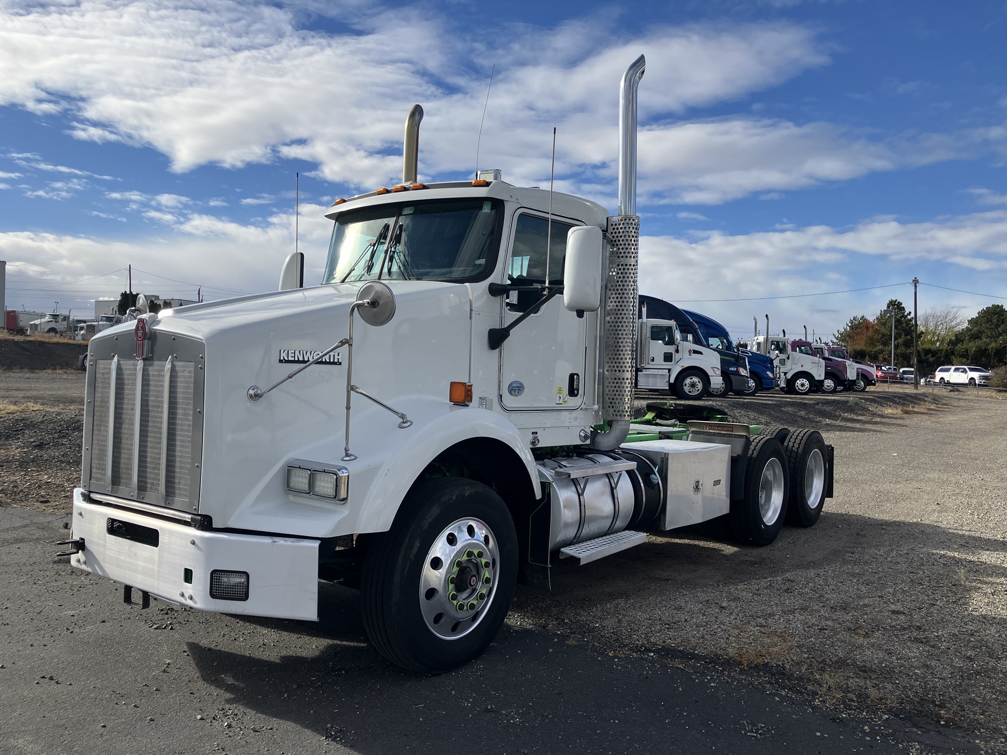 2015 Kenworth T800 - image 1 of 6