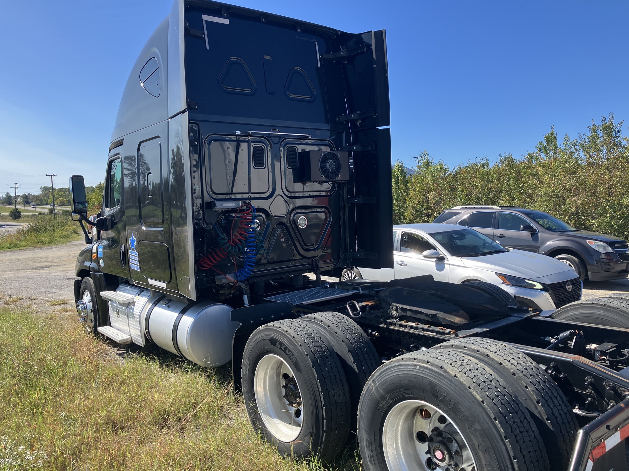 2015 Freightliner Cascadia - image 4 of 6