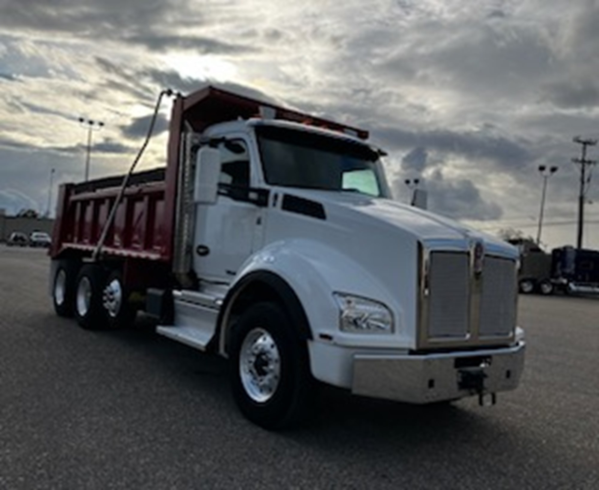 2018 Kenworth T880 - image 3 of 6