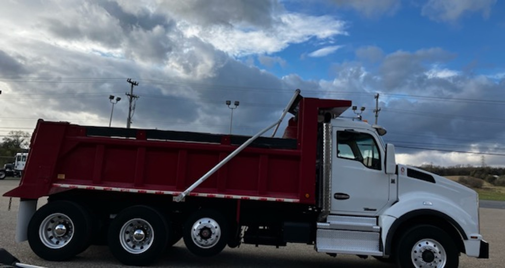 2018 Kenworth T880 - image 4 of 6