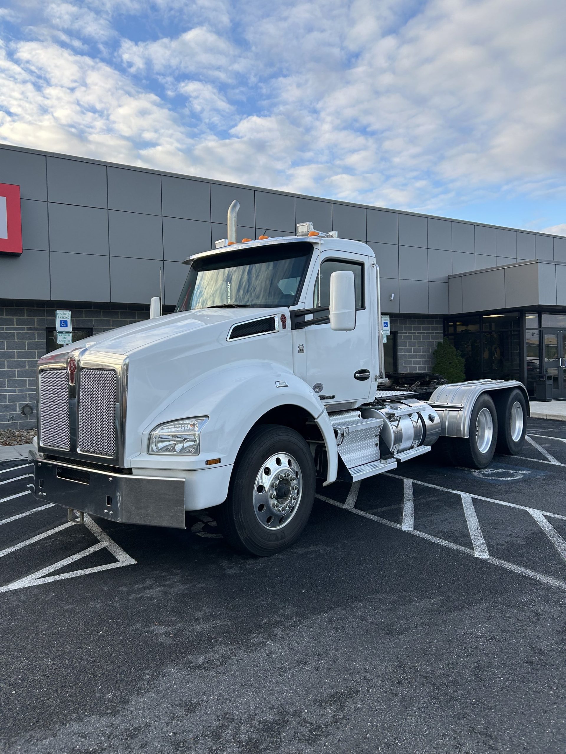 2018 Kenworth T880 - image 1 of 6