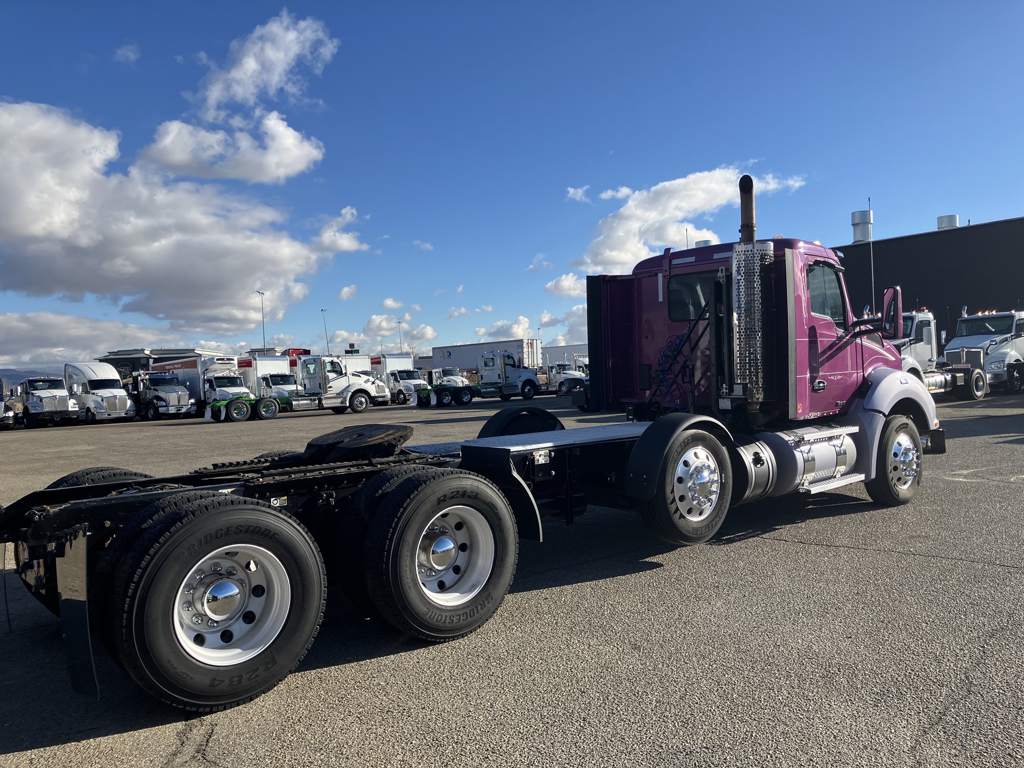 2019 Kenworth T880 - image 5 of 6