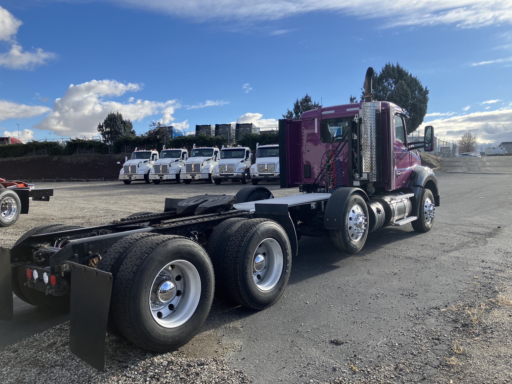 2019 Kenworth T880 - image 5 of 6