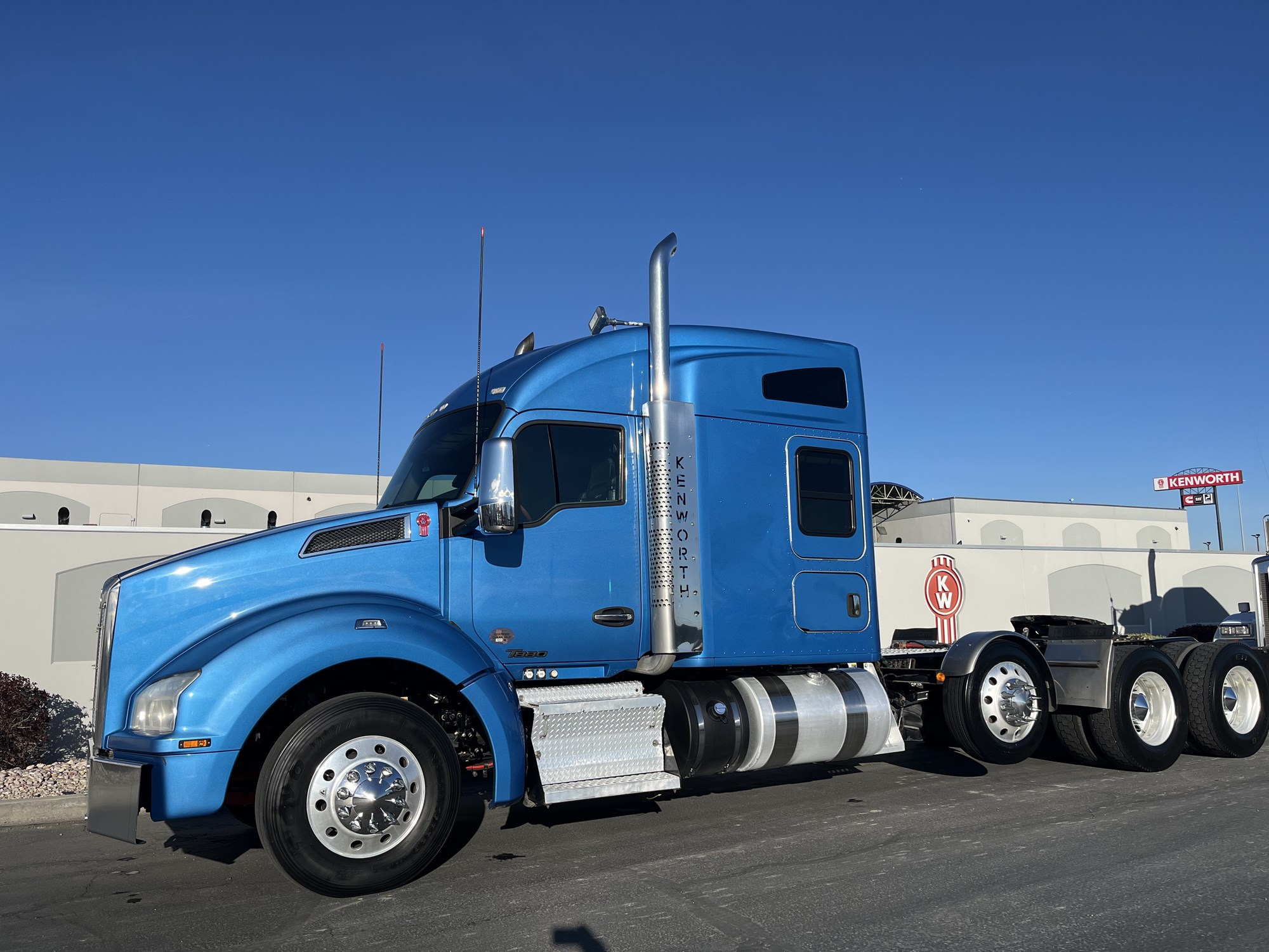 2019 Kenworth T880 - image 1 of 6