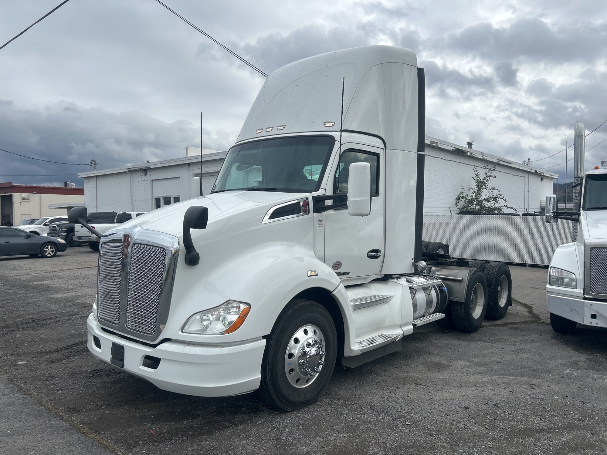 2020 Kenworth T680 - image 1 of 1