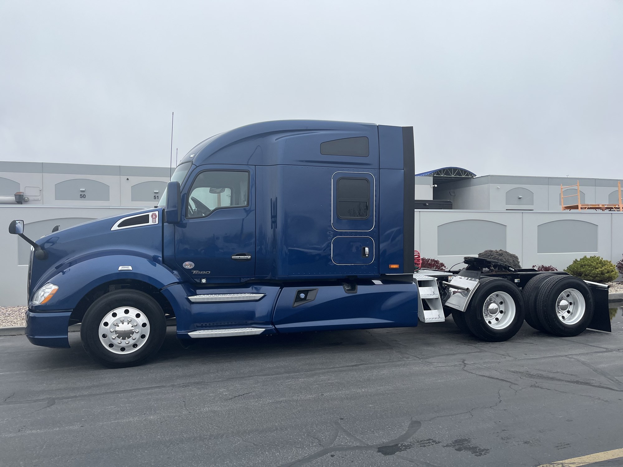 2020 Kenworth T680 - image 1 of 6