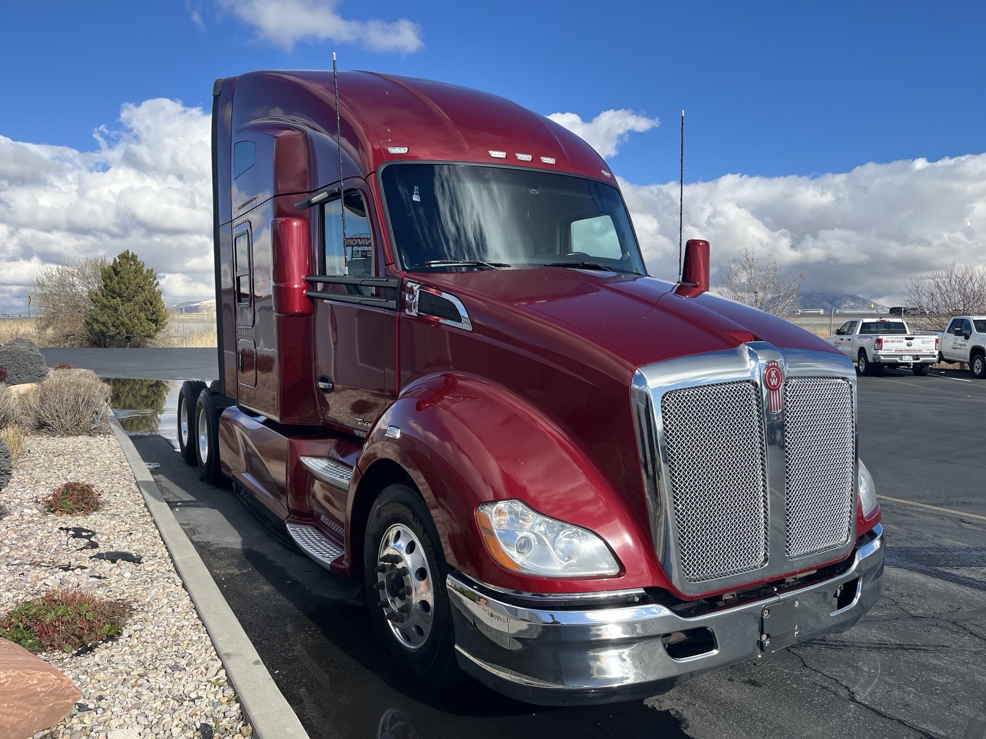 2020 Kenworth T680 - image 4 of 6