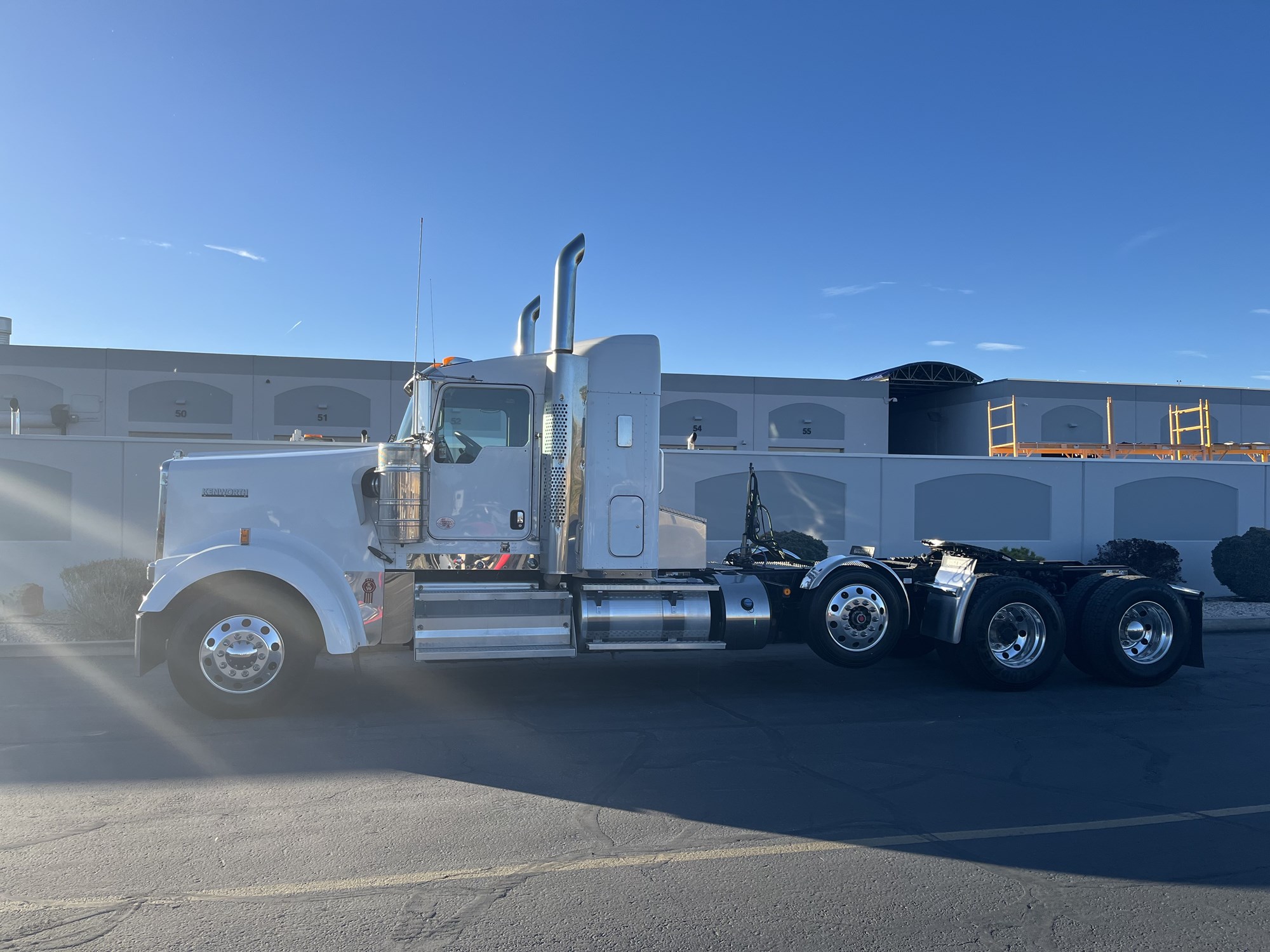 2020 Kenworth W900L - image 1 of 6