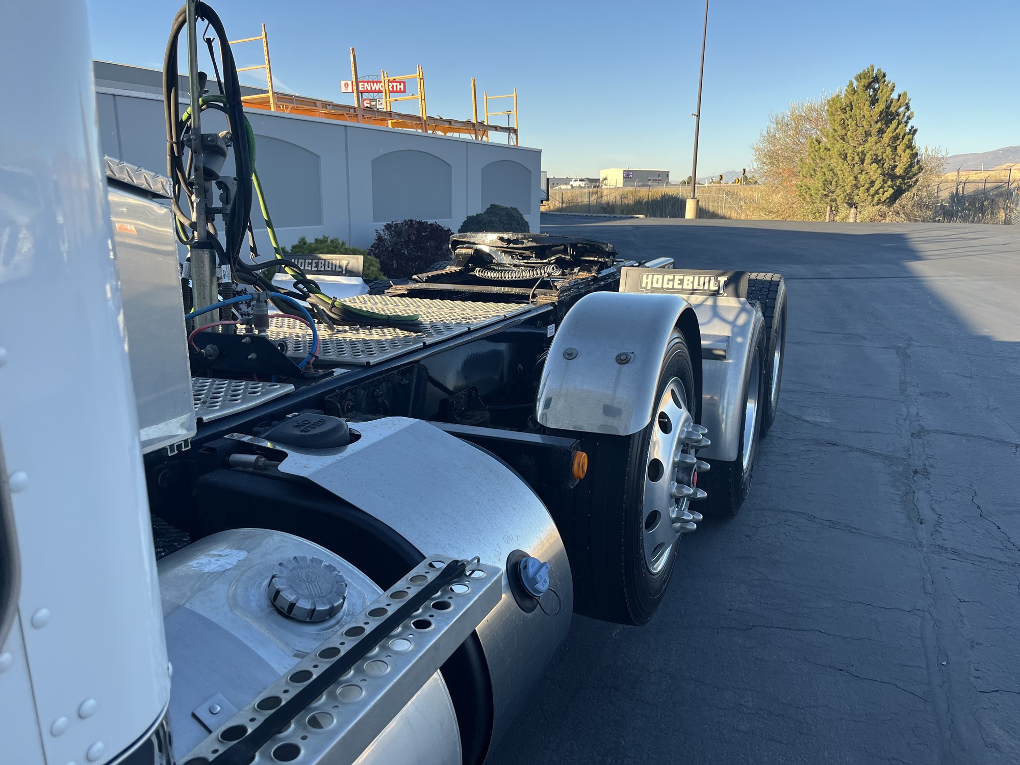 2020 Kenworth W900L - image 5 of 6