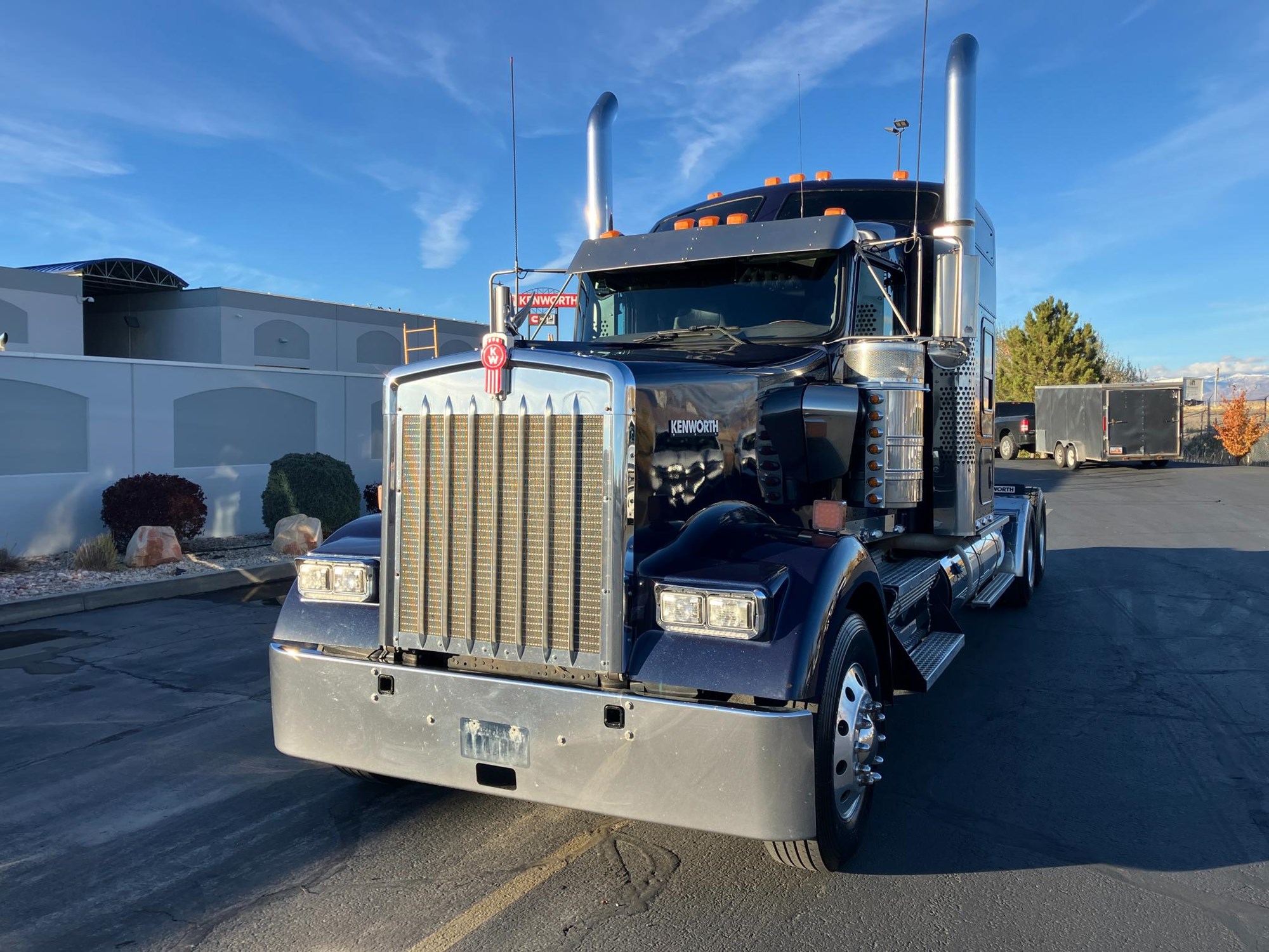 2021 Kenworth W900 - image 2 of 6