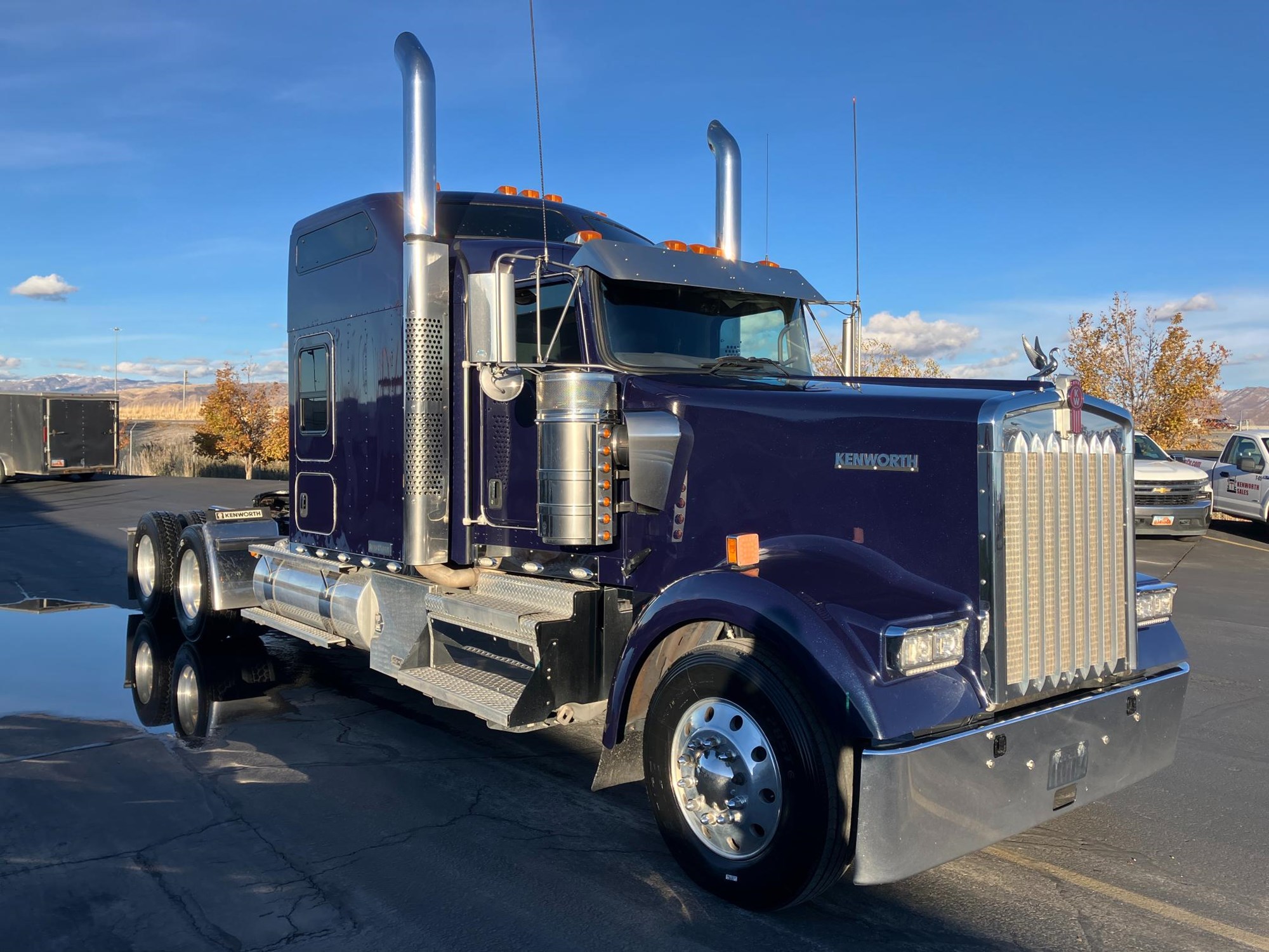 2021 Kenworth W900 - image 3 of 6