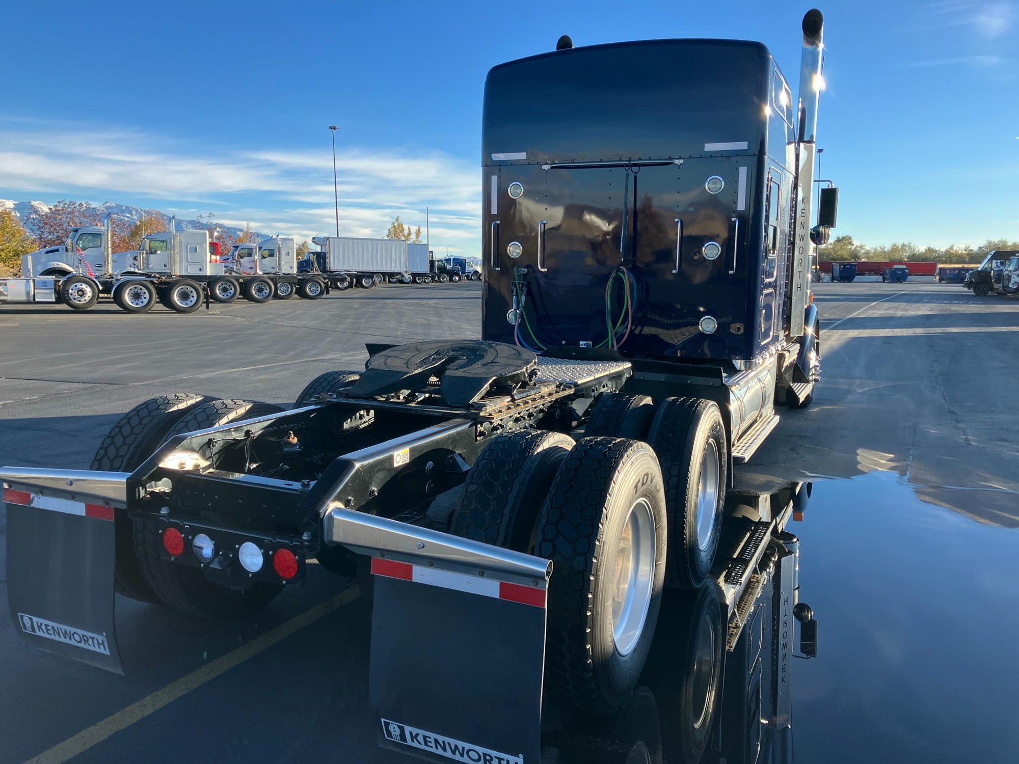 2021 Kenworth W900 - image 5 of 6